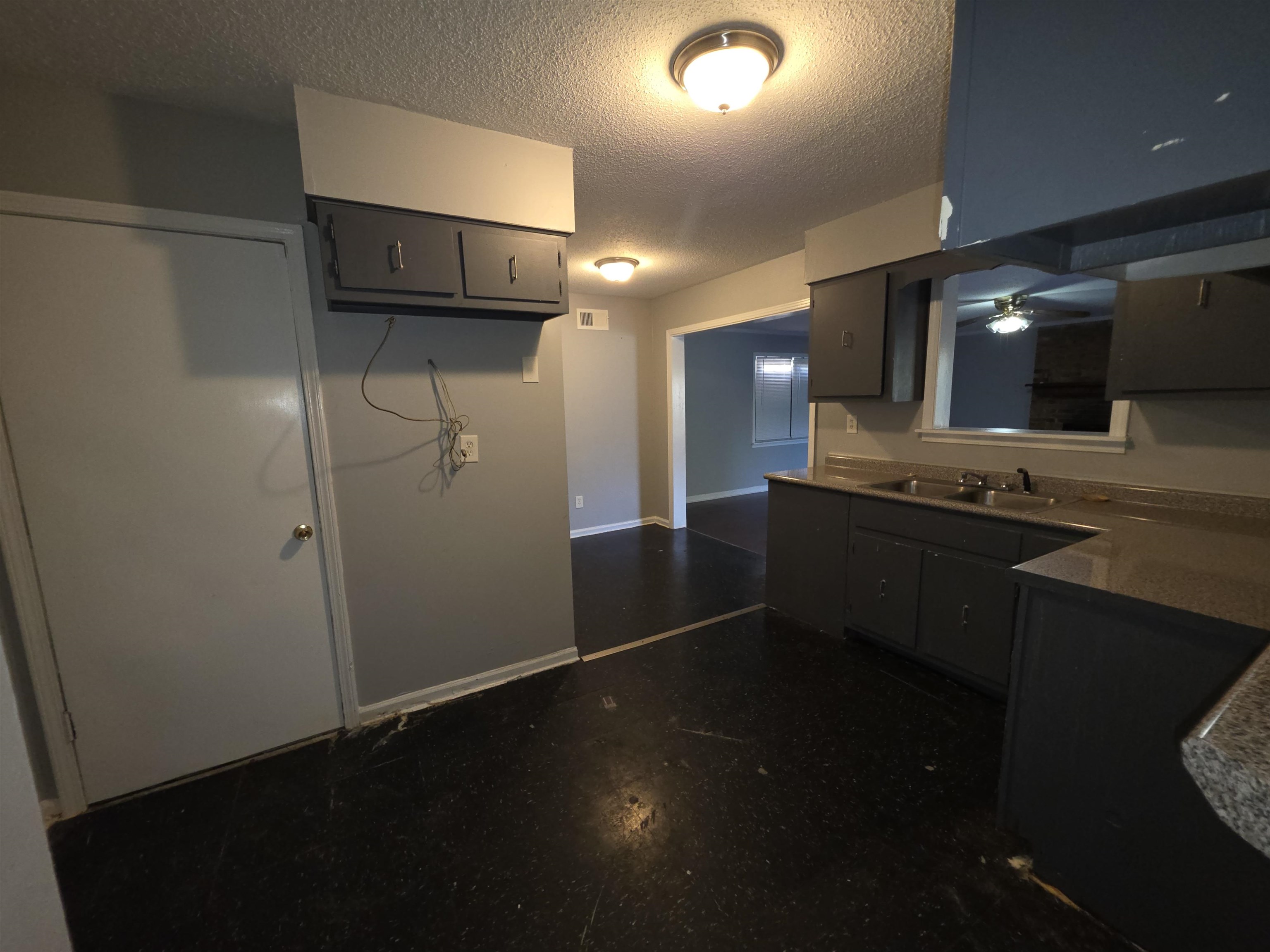 936 CHESTERTON DR