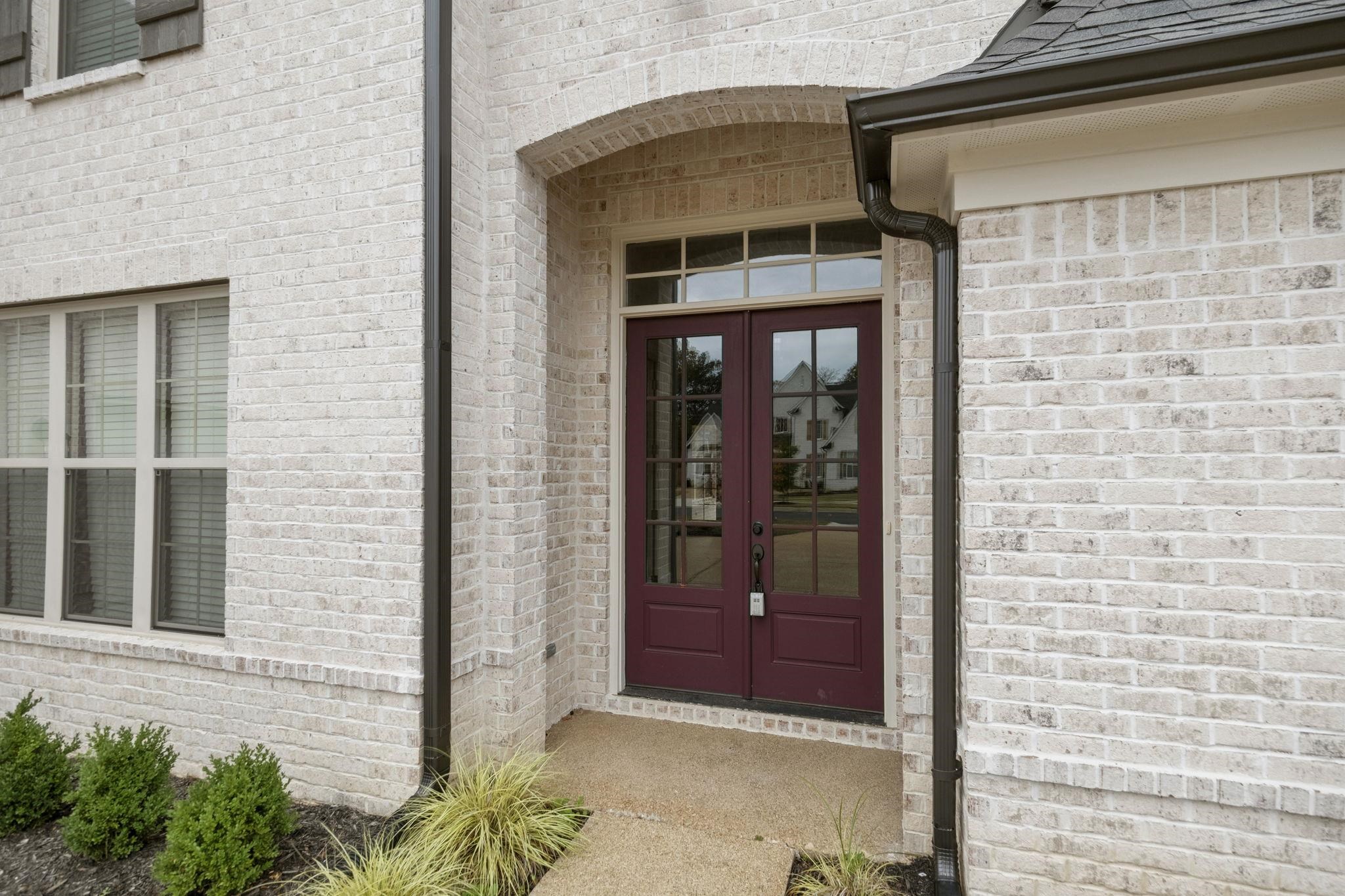 5143 LAWRENCEBURG LN