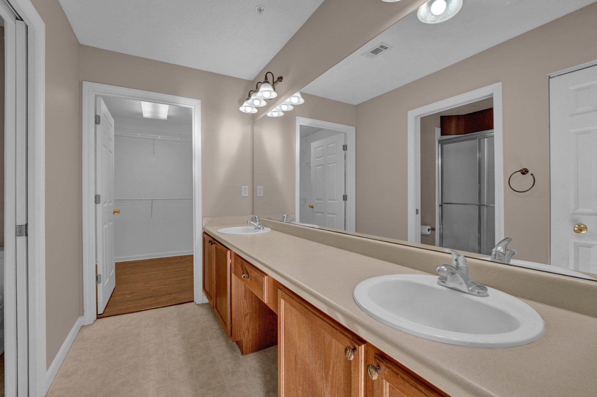 271 OAK CLUB LN Unit: 12