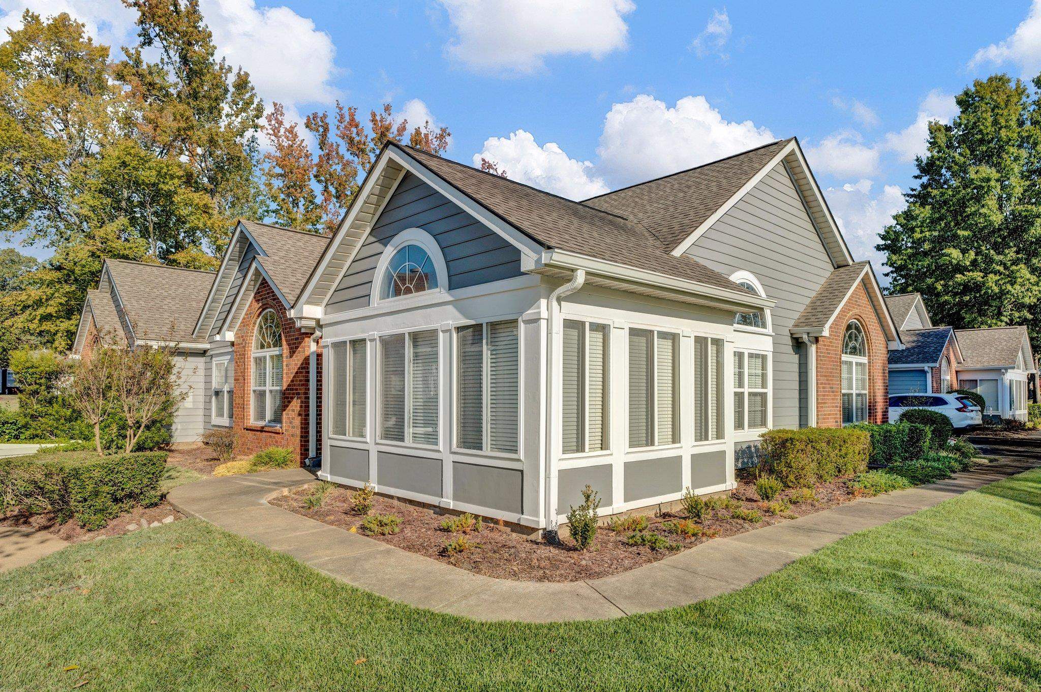 271 OAK CLUB LN Unit: 12