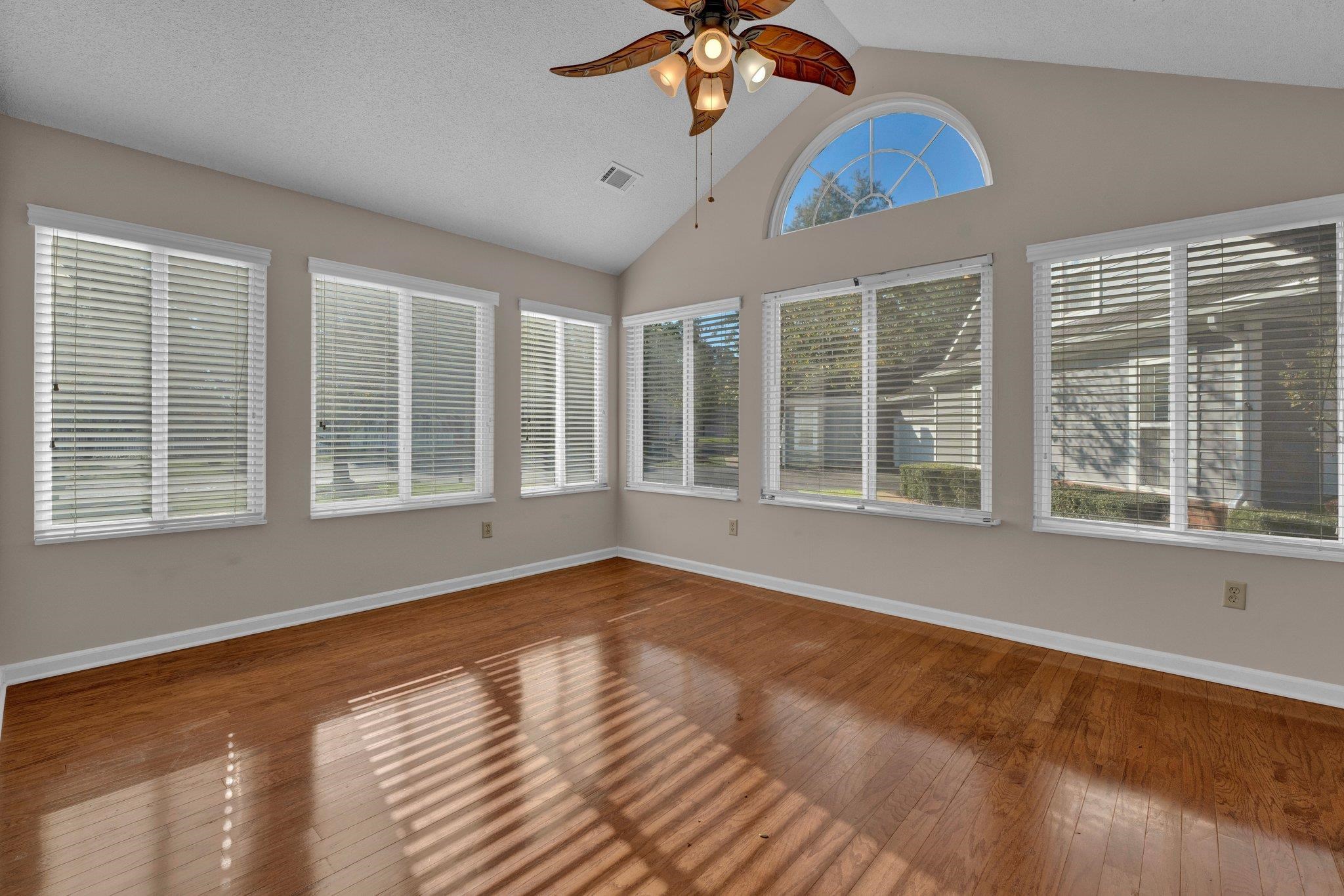 271 OAK CLUB LN Unit: 12