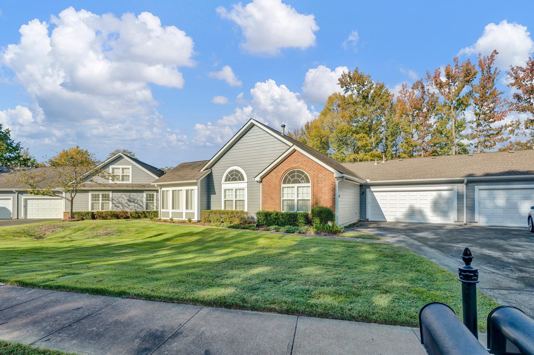 271 OAK CLUB LN Unit: 12