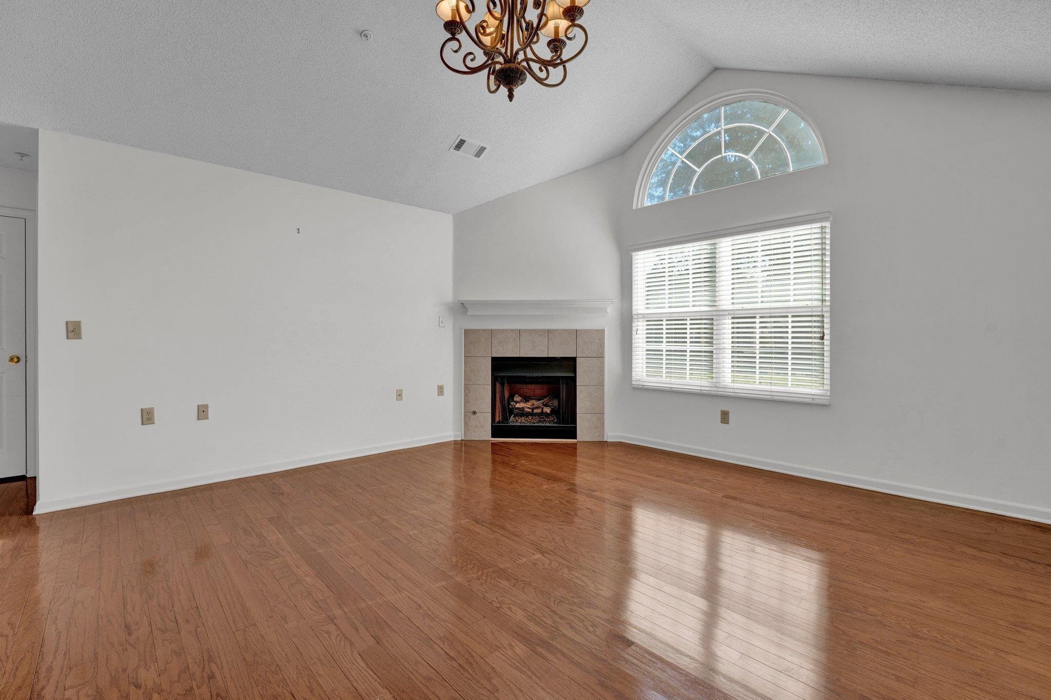 271 OAK CLUB LN Unit: 12