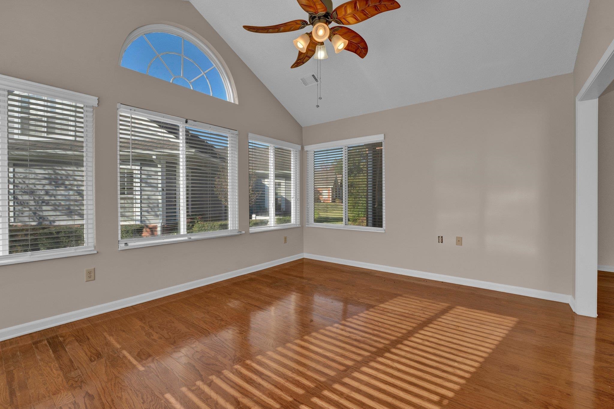 271 OAK CLUB LN Unit: 12