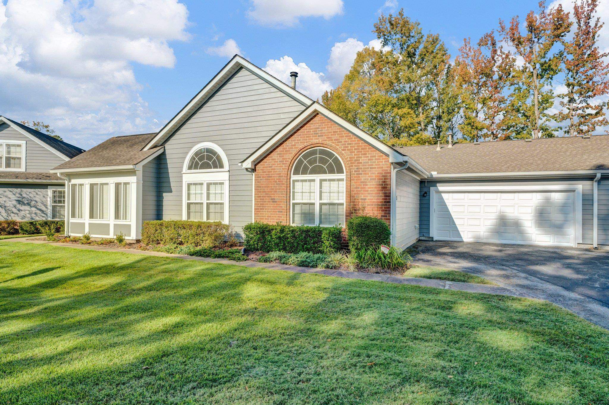 271 OAK CLUB LN Unit: 12