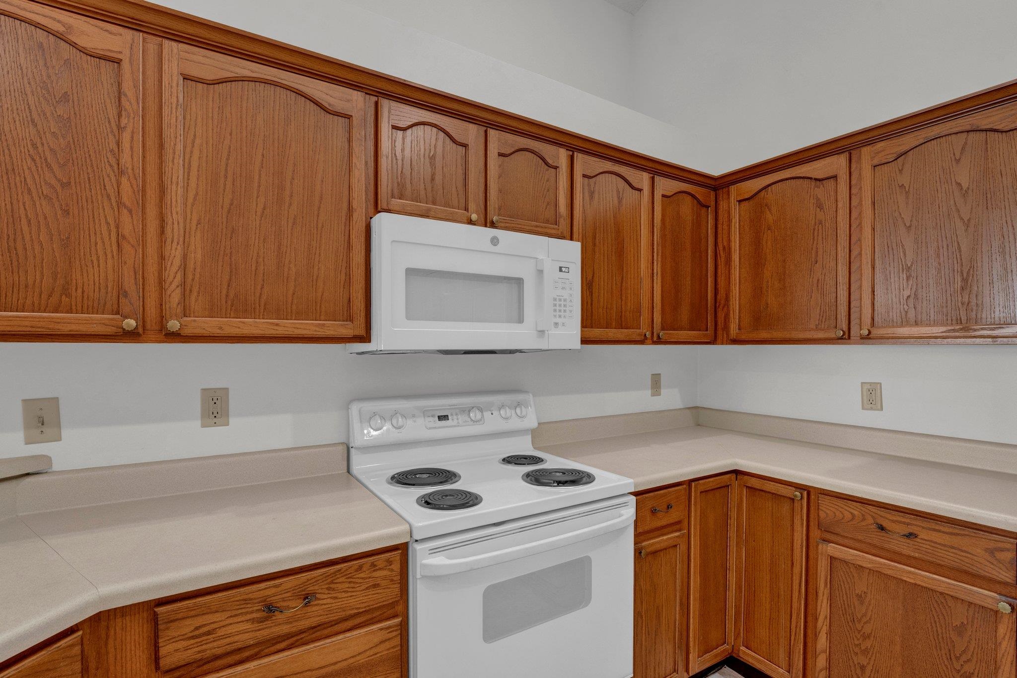 271 OAK CLUB LN Unit: 12