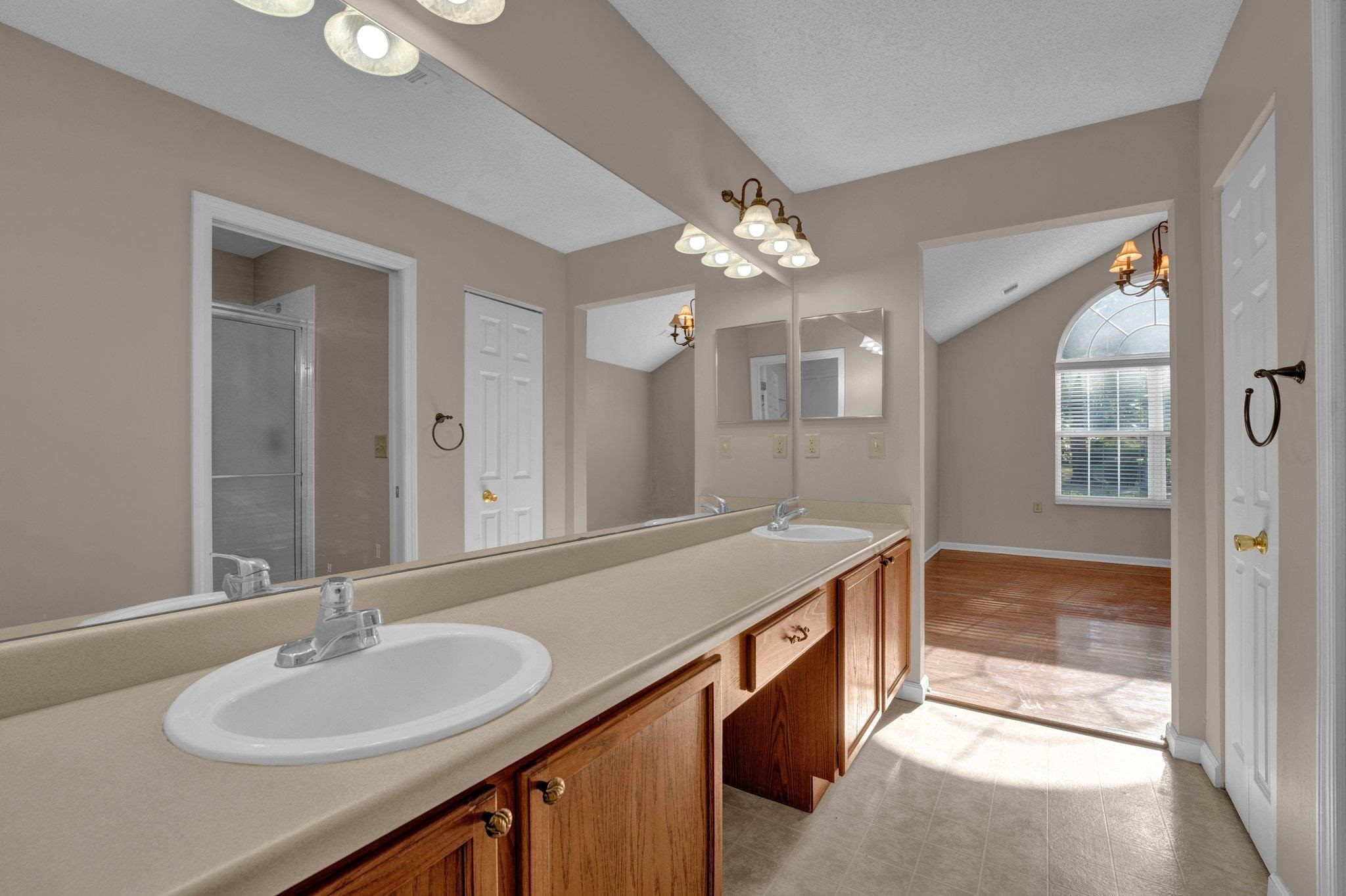 271 OAK CLUB LN Unit: 12