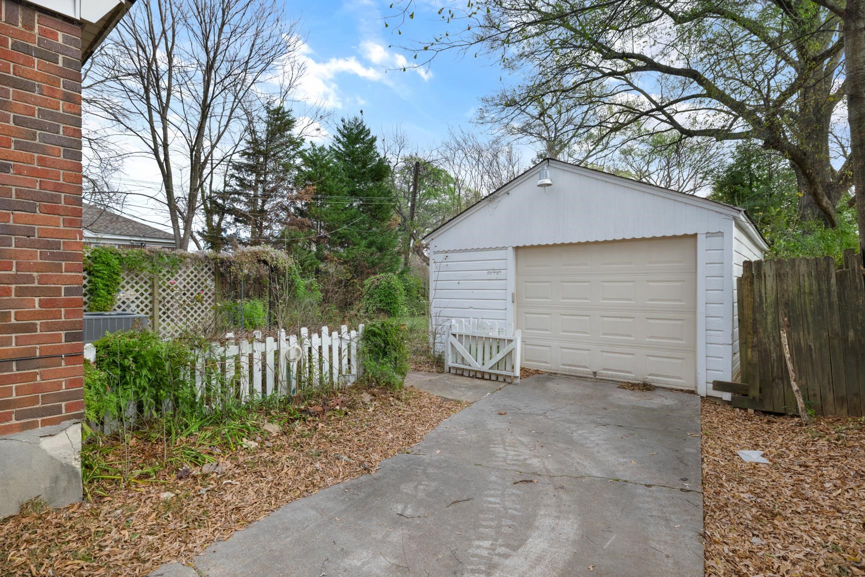 22 N HUMES ST