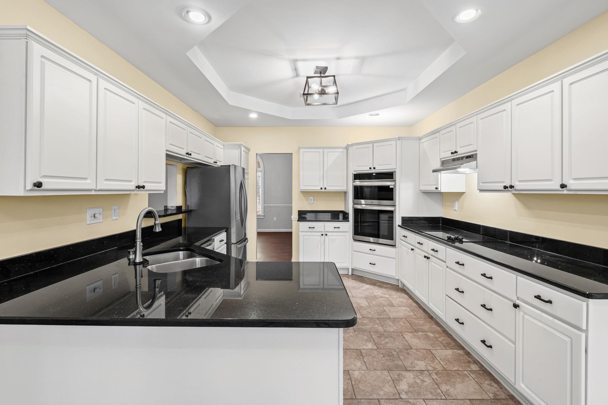 3339 PEMBROKE ELLIS CV