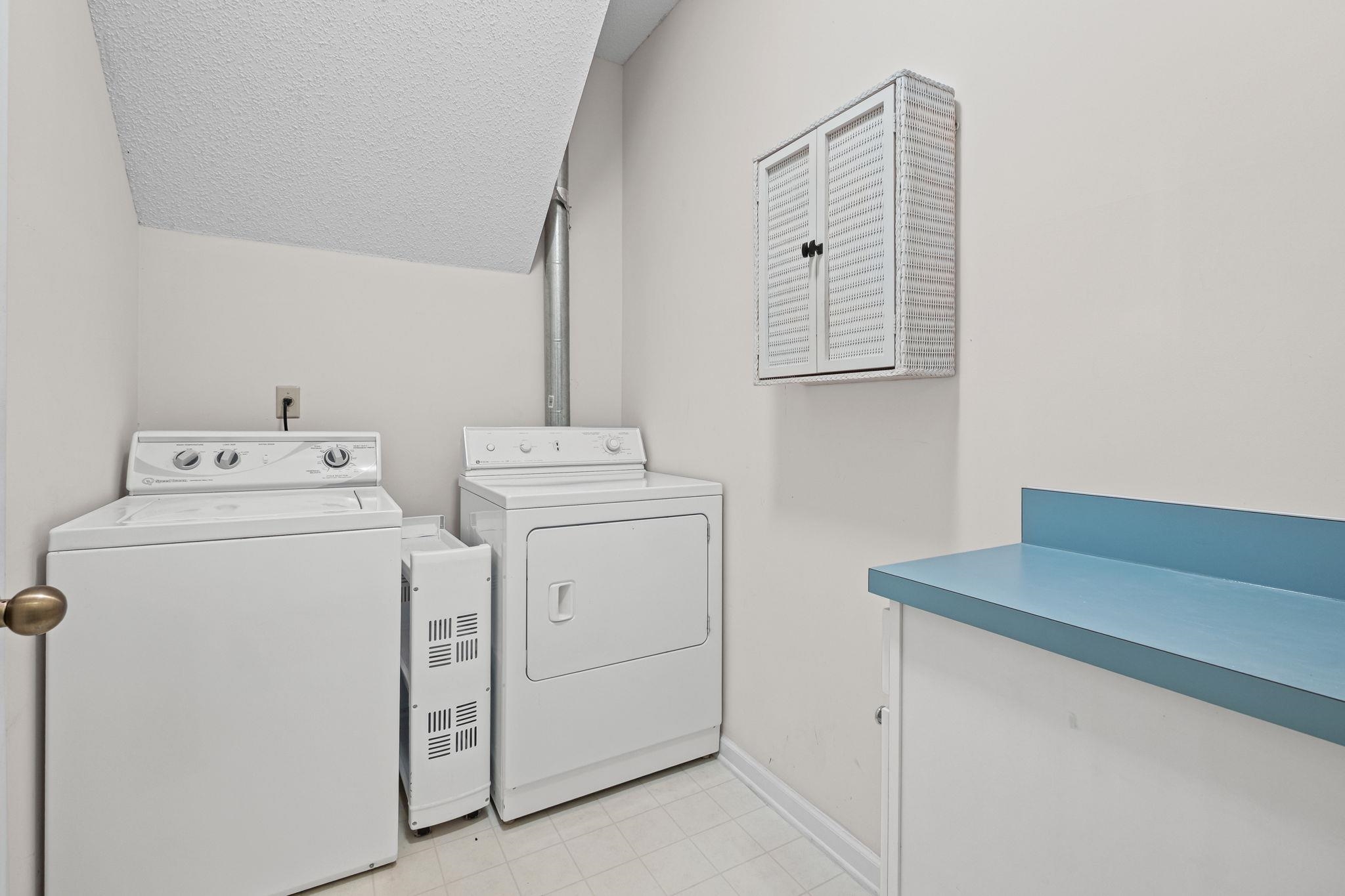 3339 PEMBROKE ELLIS CV