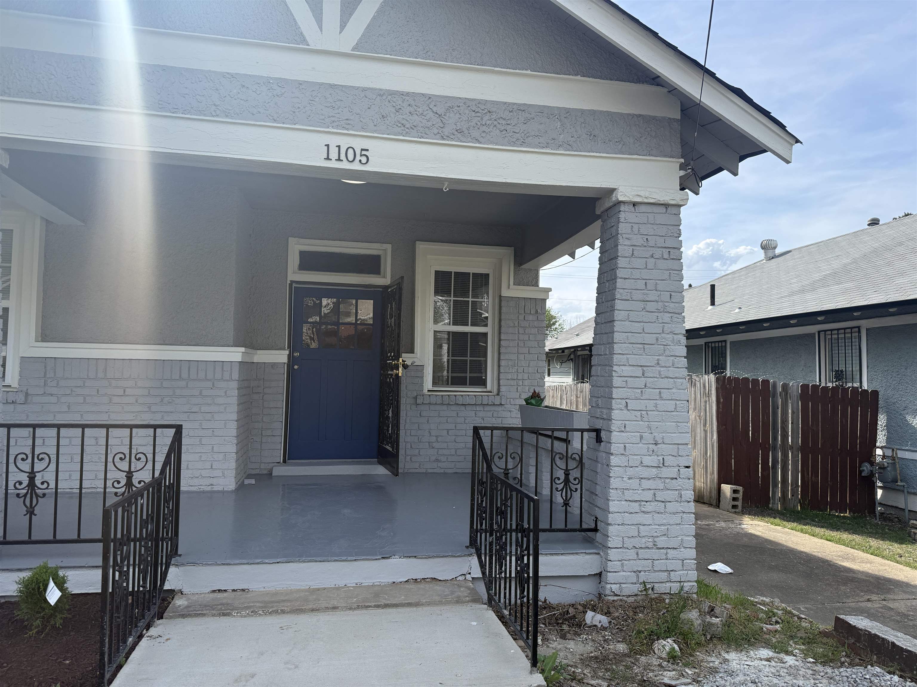 1105 AZALIA ST