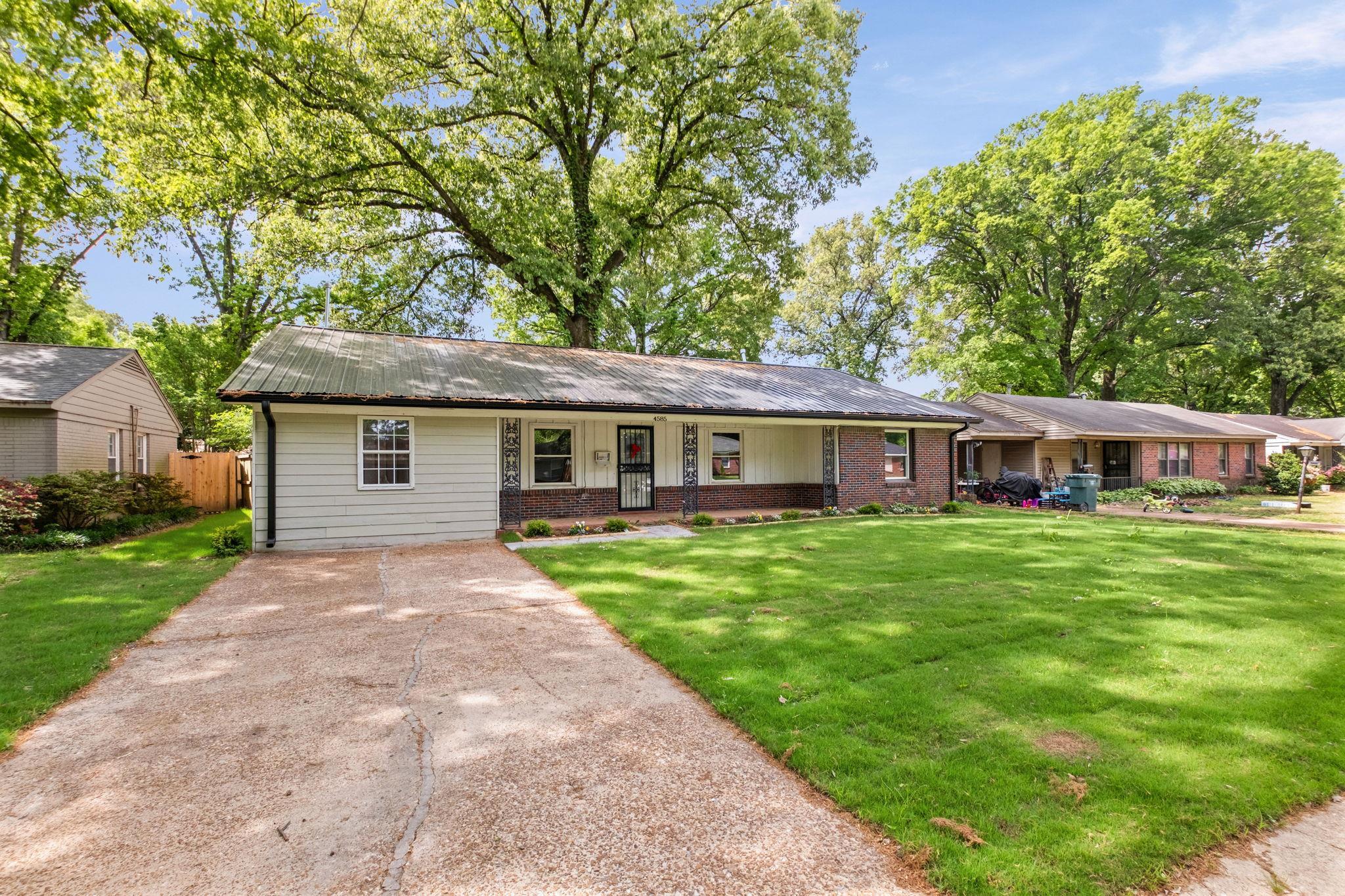 4585 HELENE RD