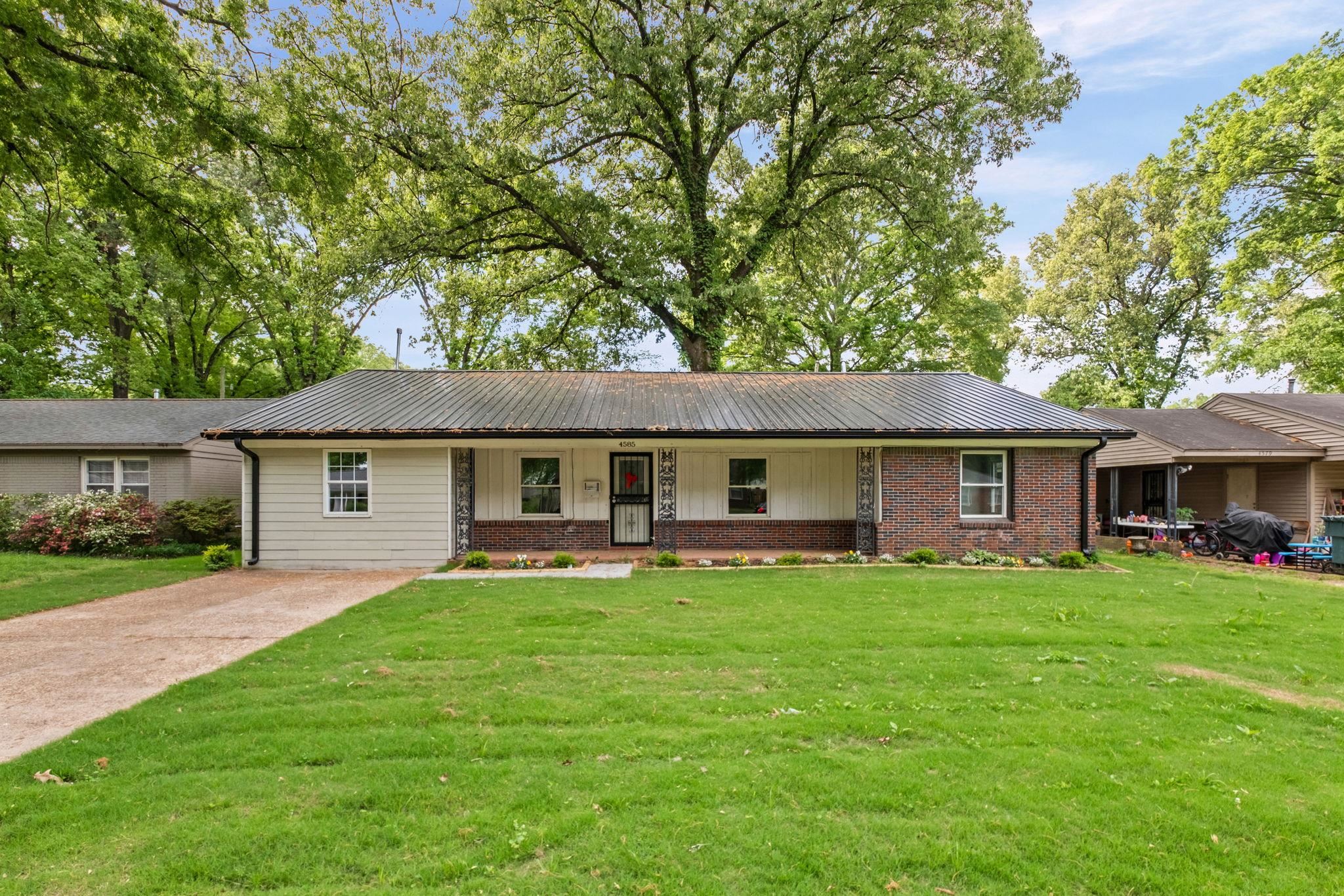 4585 HELENE RD