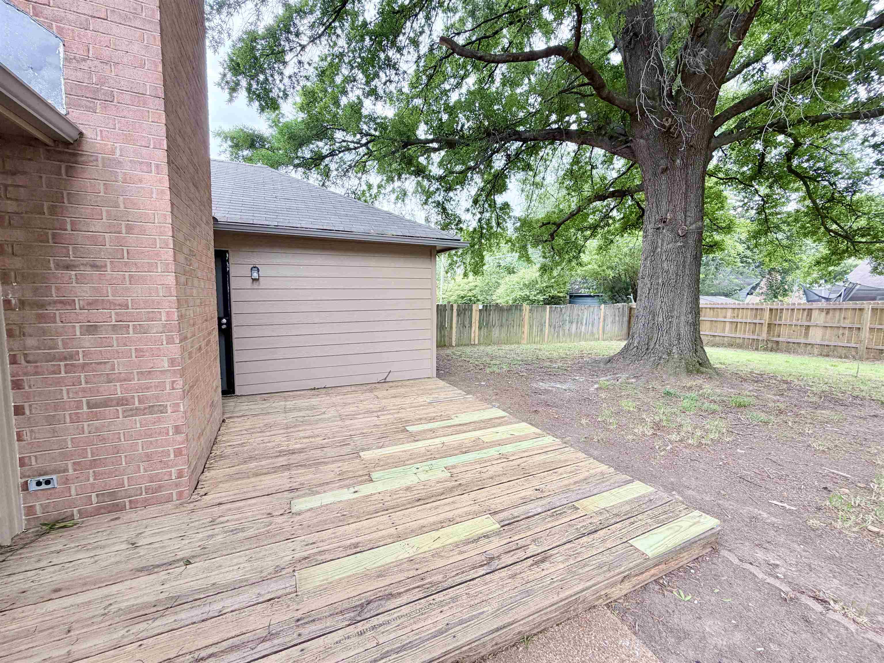 2569 VAN EATON LN