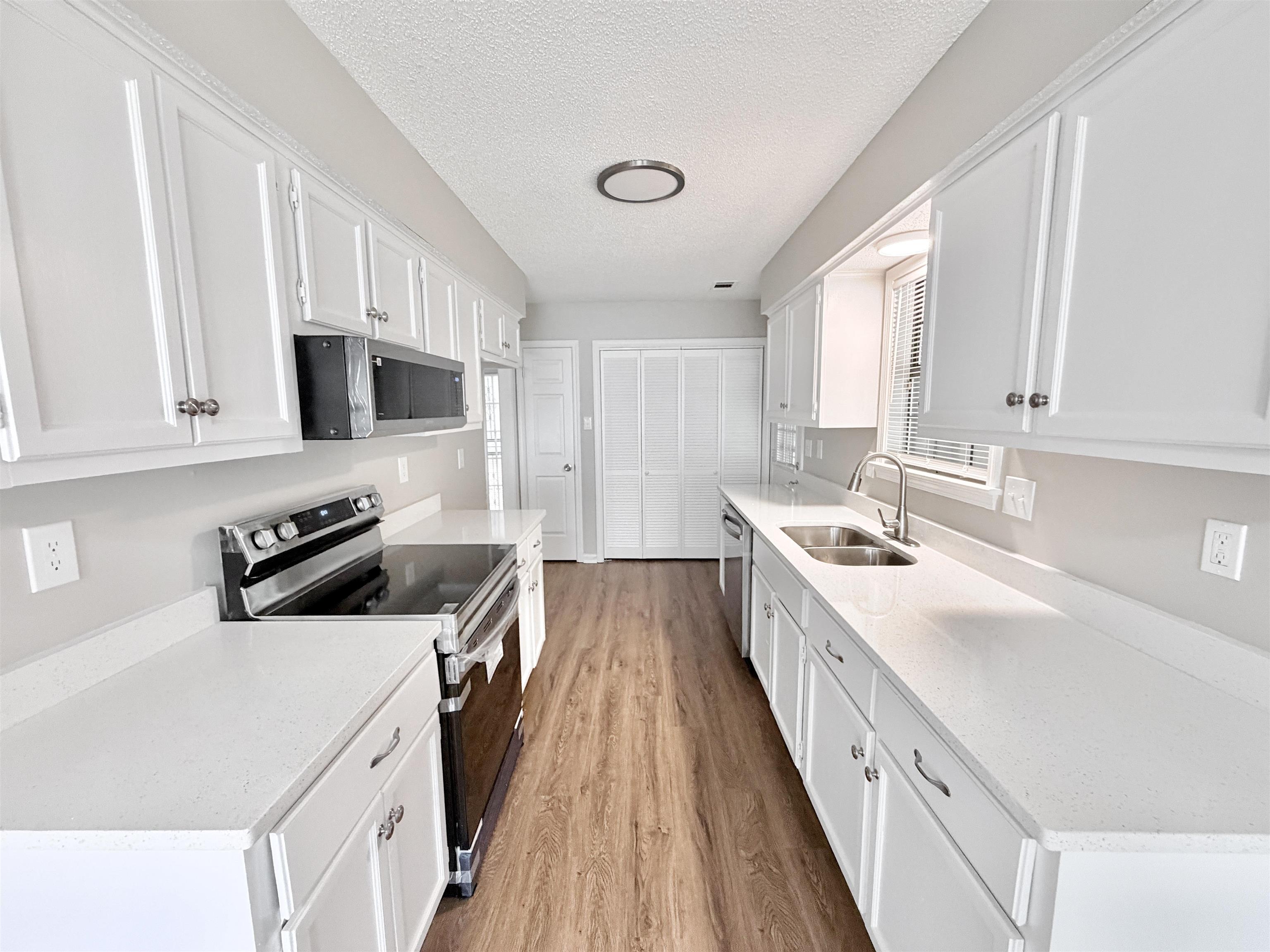 2569 VAN EATON LN