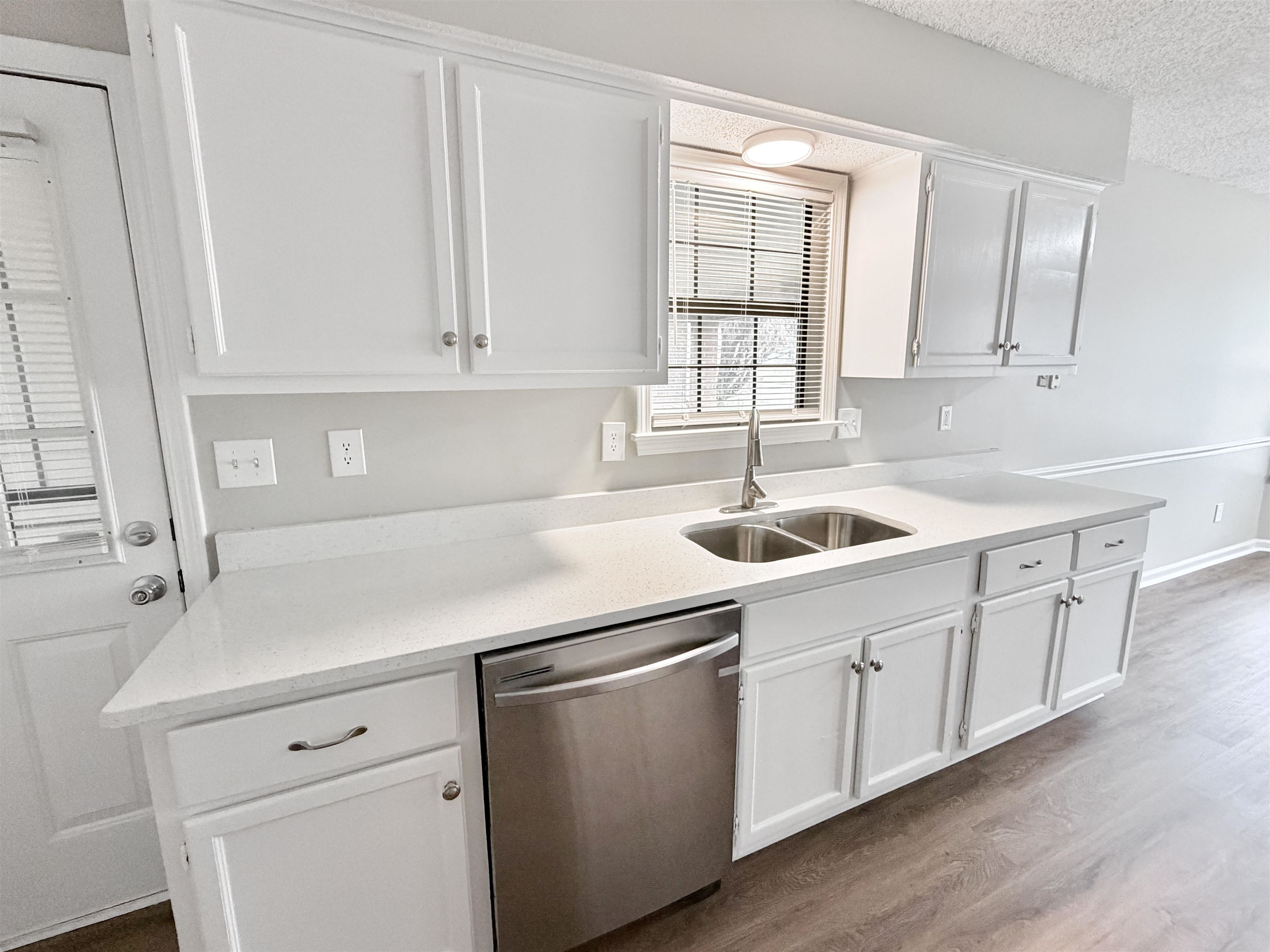 2569 VAN EATON LN