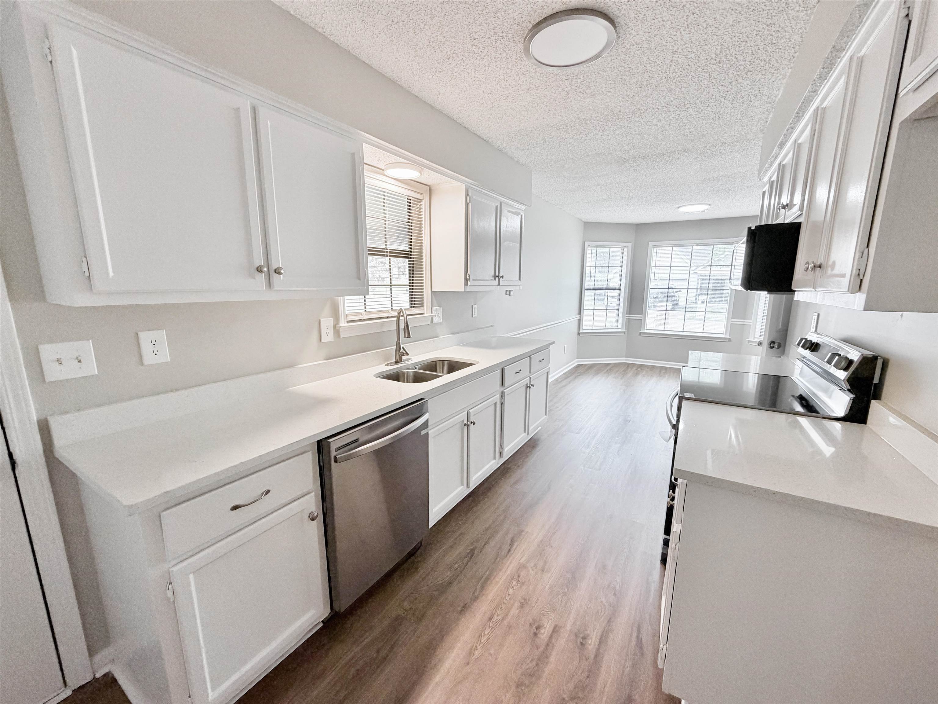 2569 VAN EATON LN