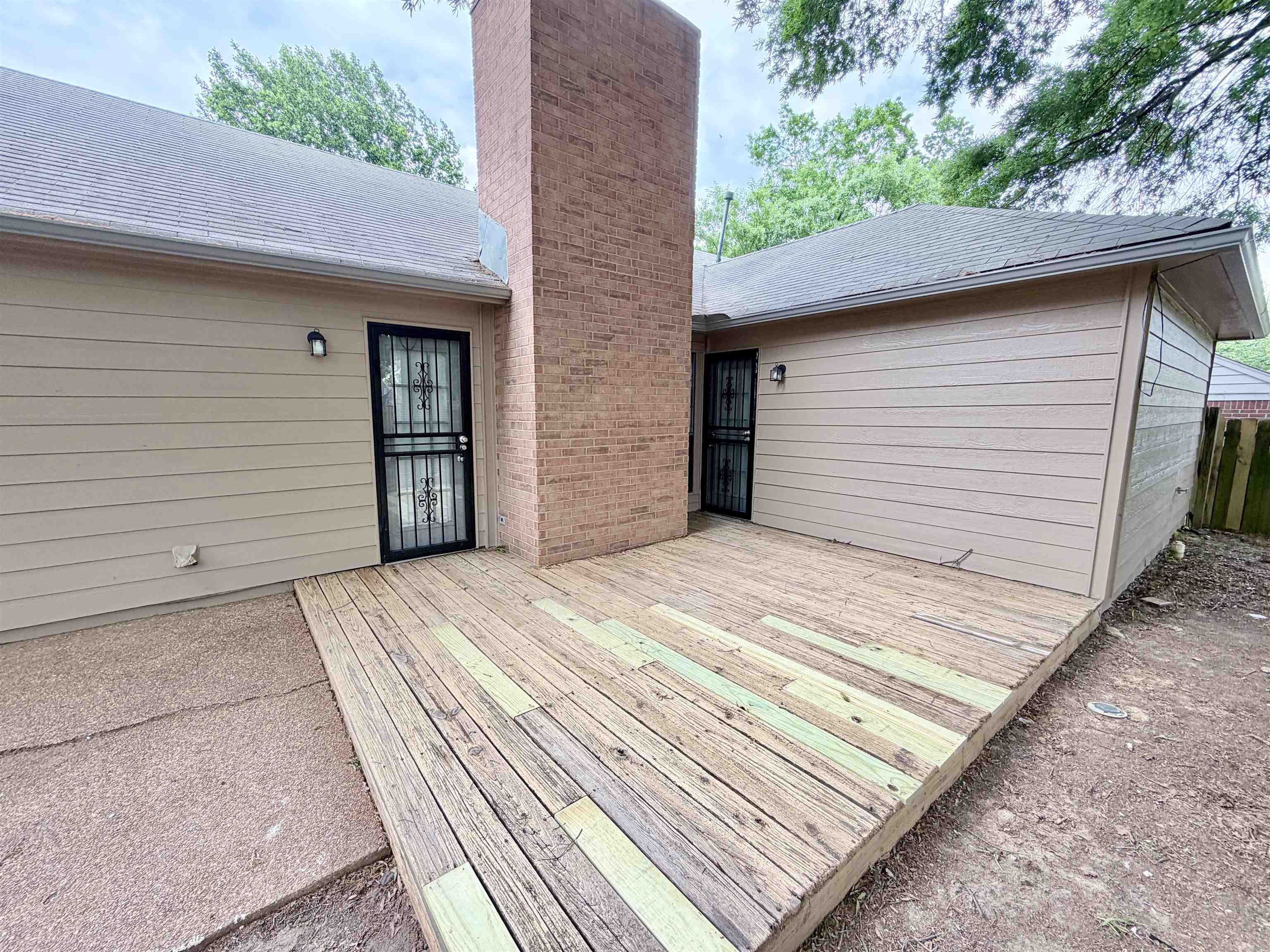 2569 VAN EATON LN