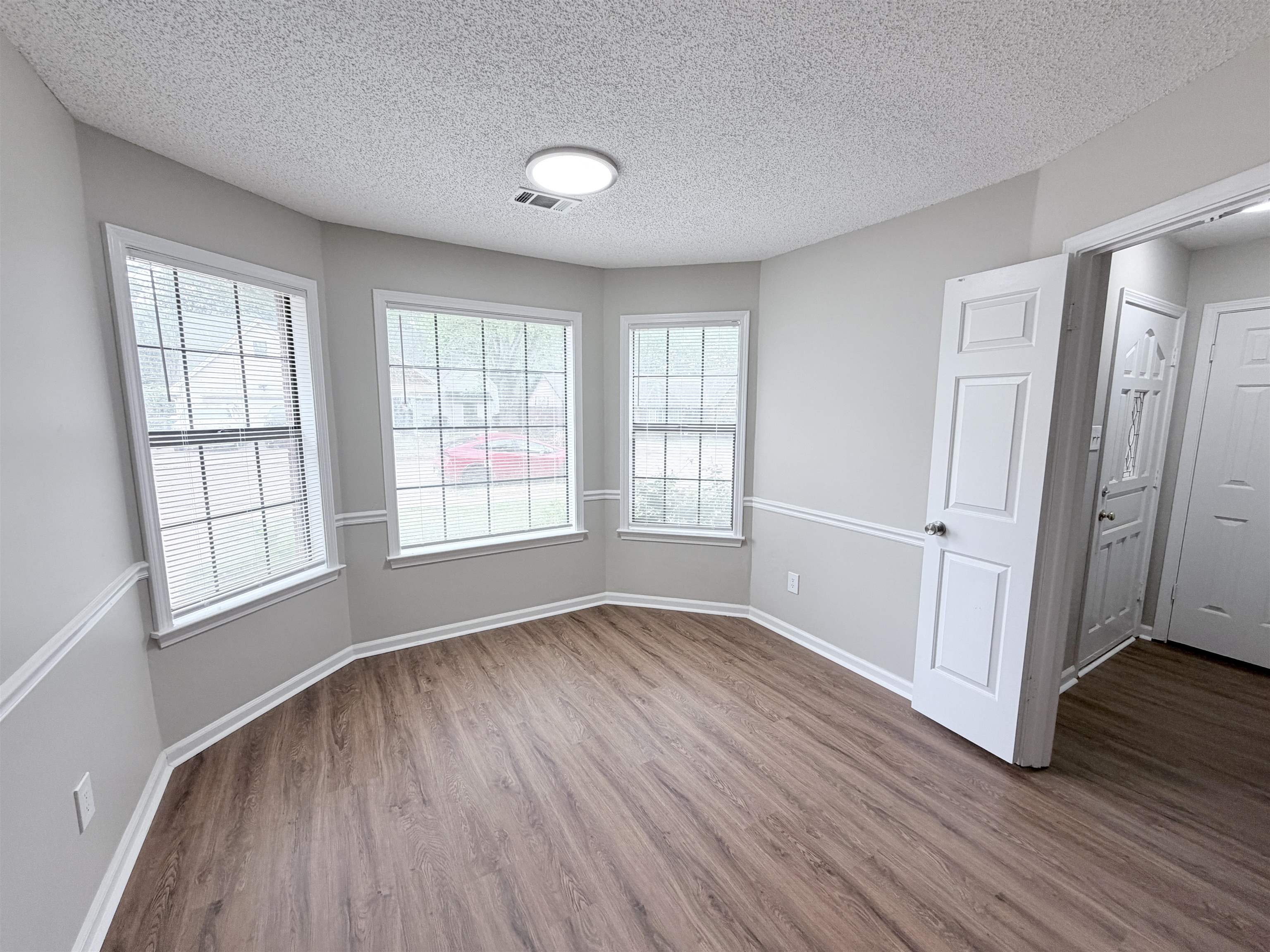2569 VAN EATON LN