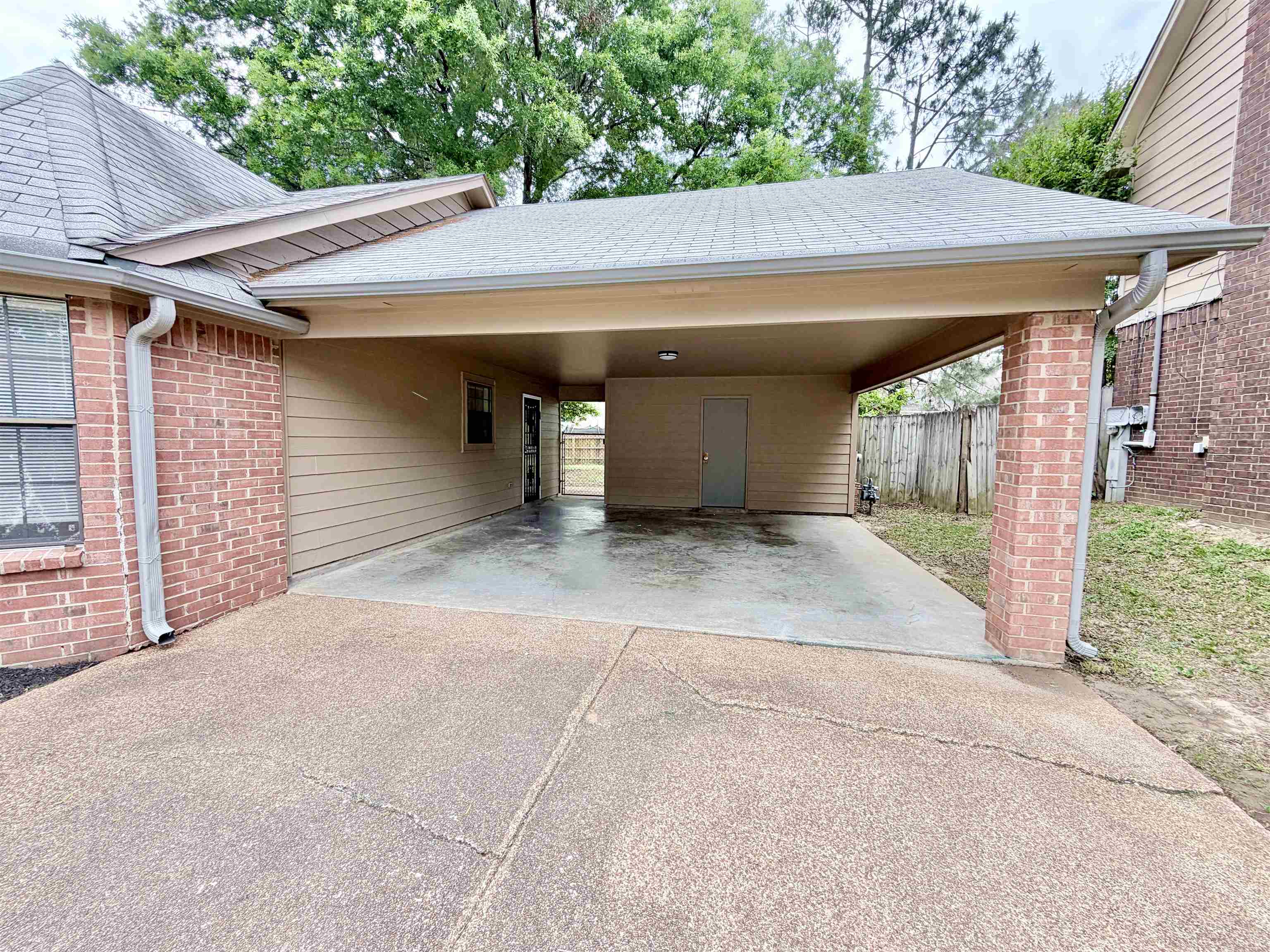2569 VAN EATON LN