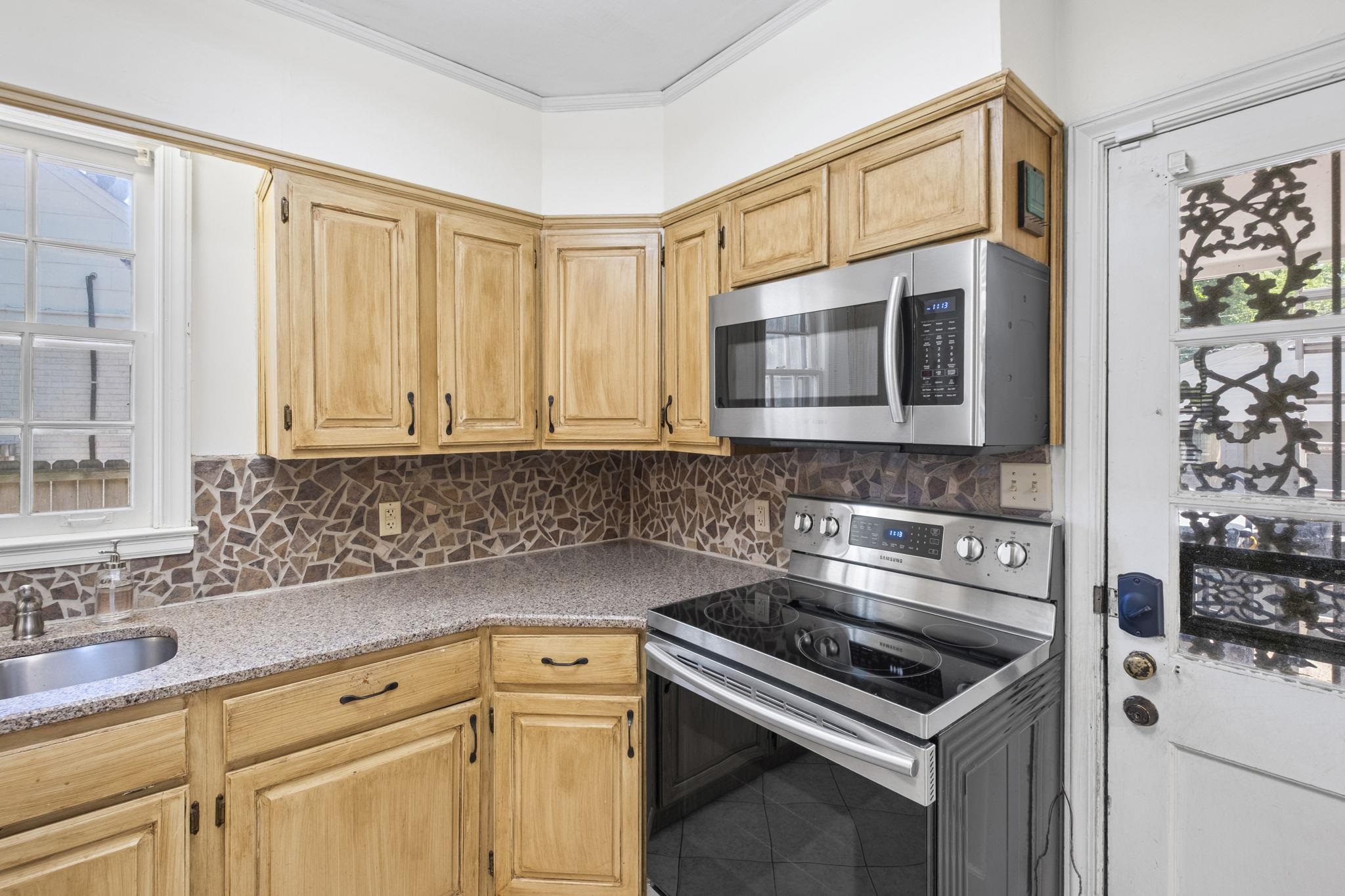 503 E SWAN RIDGE CIR