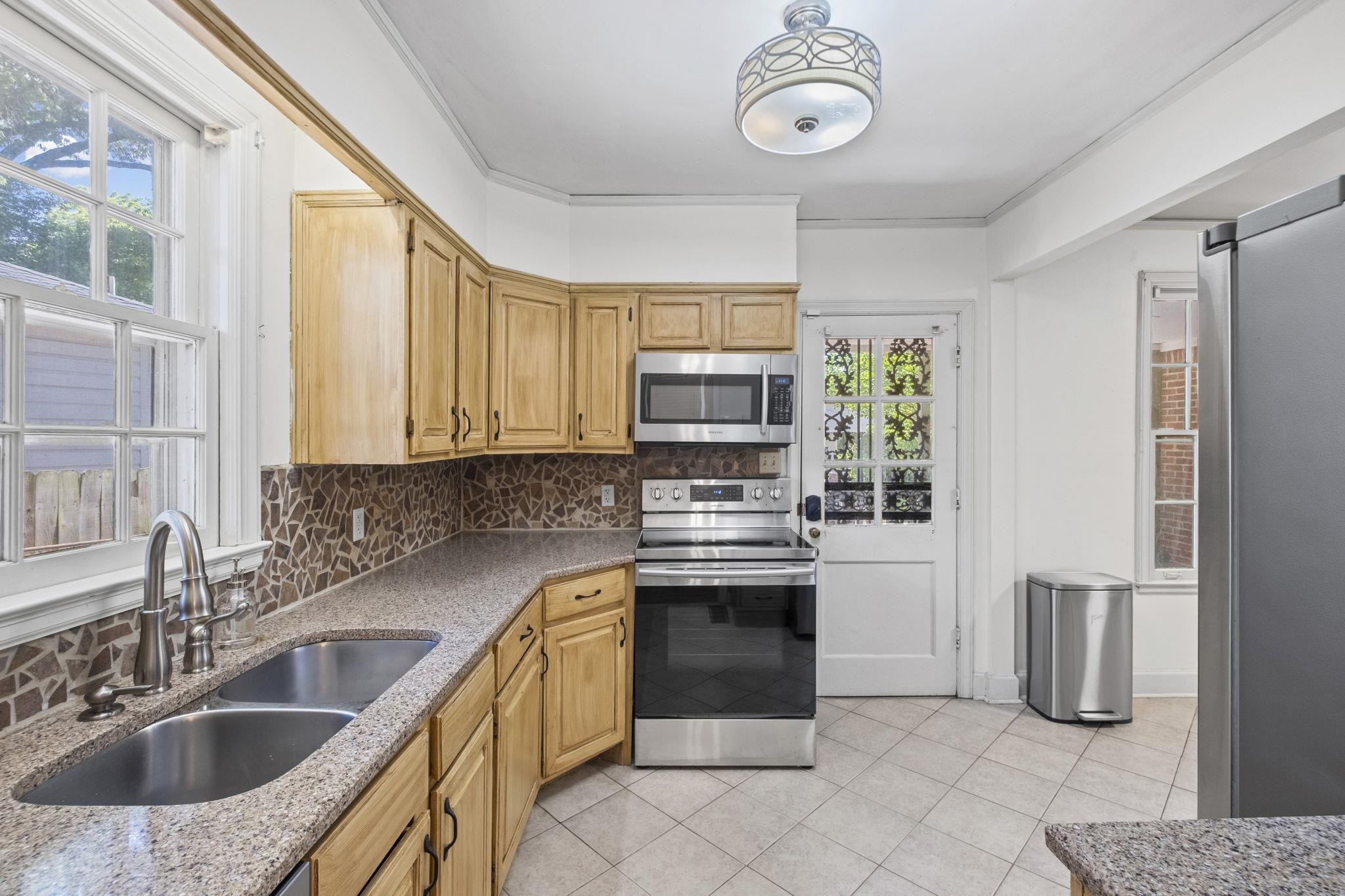 503 E SWAN RIDGE CIR