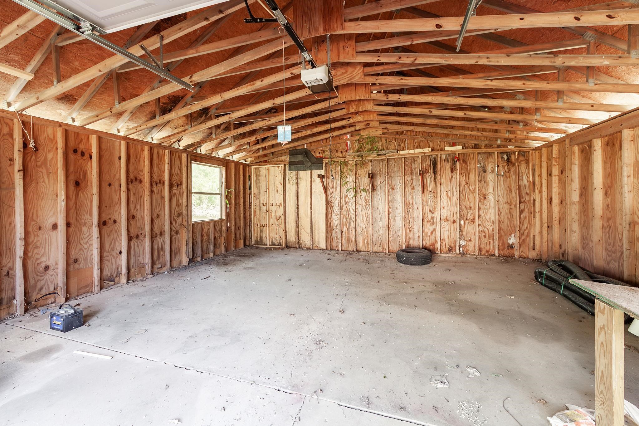 90 SHAW LN