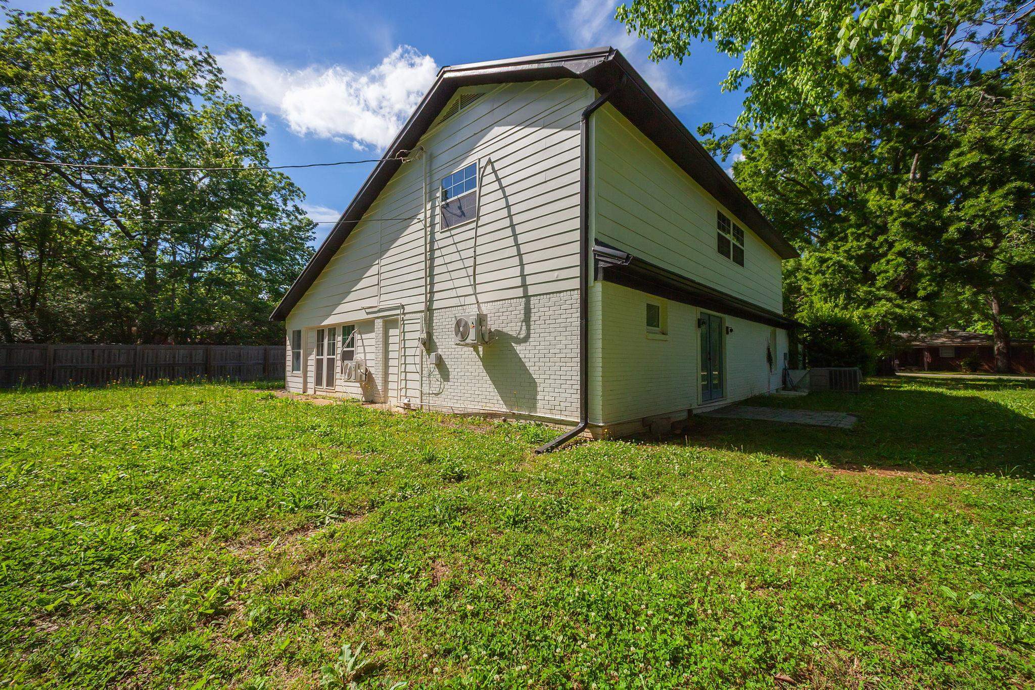 90 SHAW LN