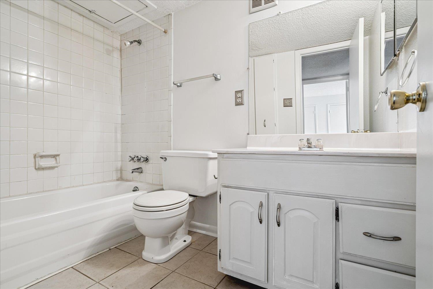 6719 MAJESTIC OAK PL Unit: 1