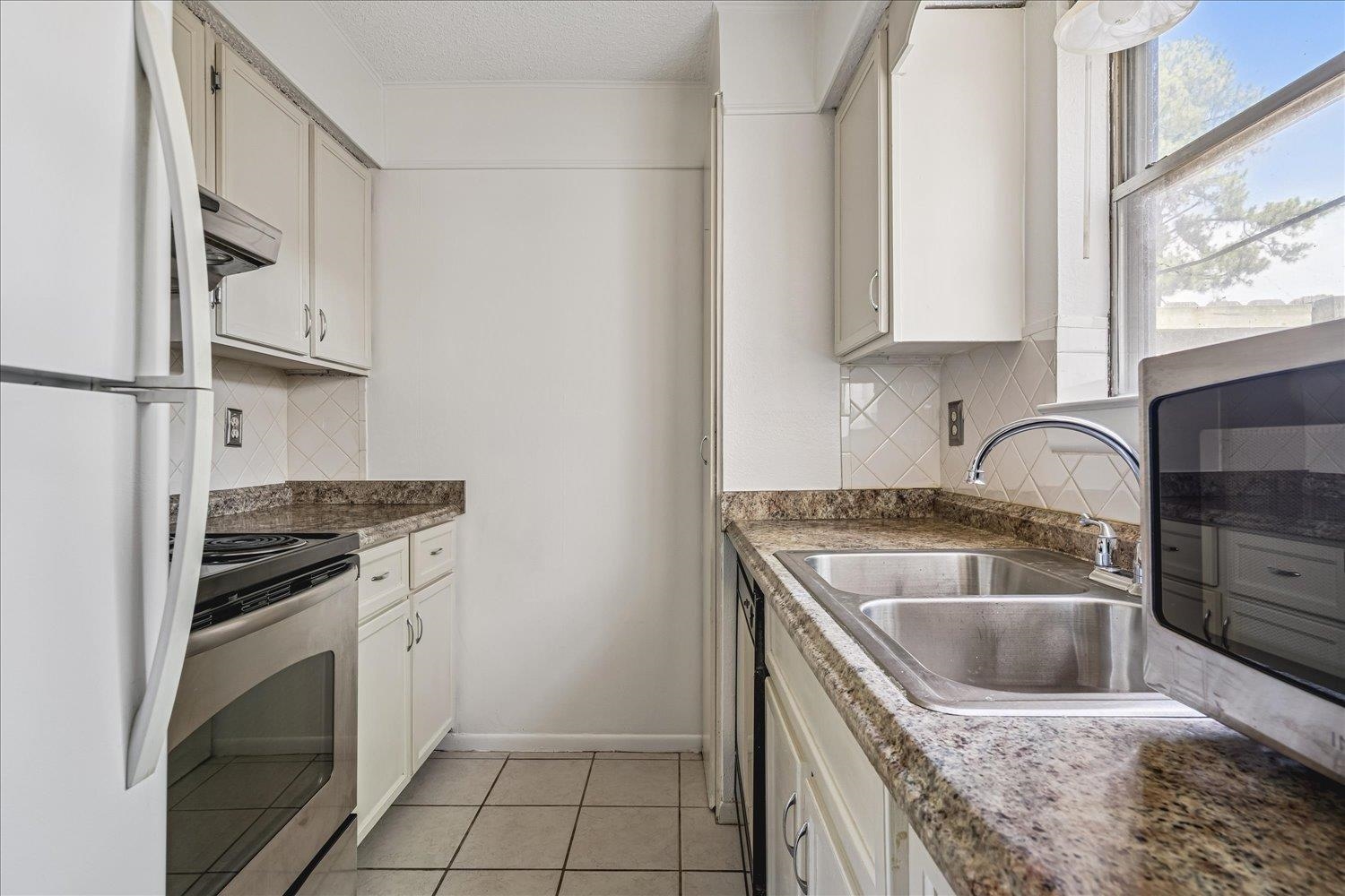 6719 MAJESTIC OAK PL Unit: 1