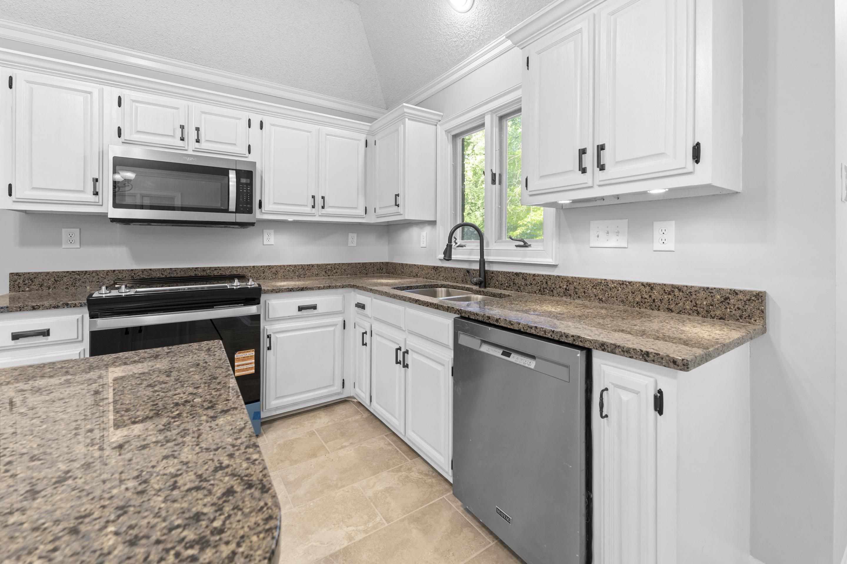 1564 CEDAR FARMS CV