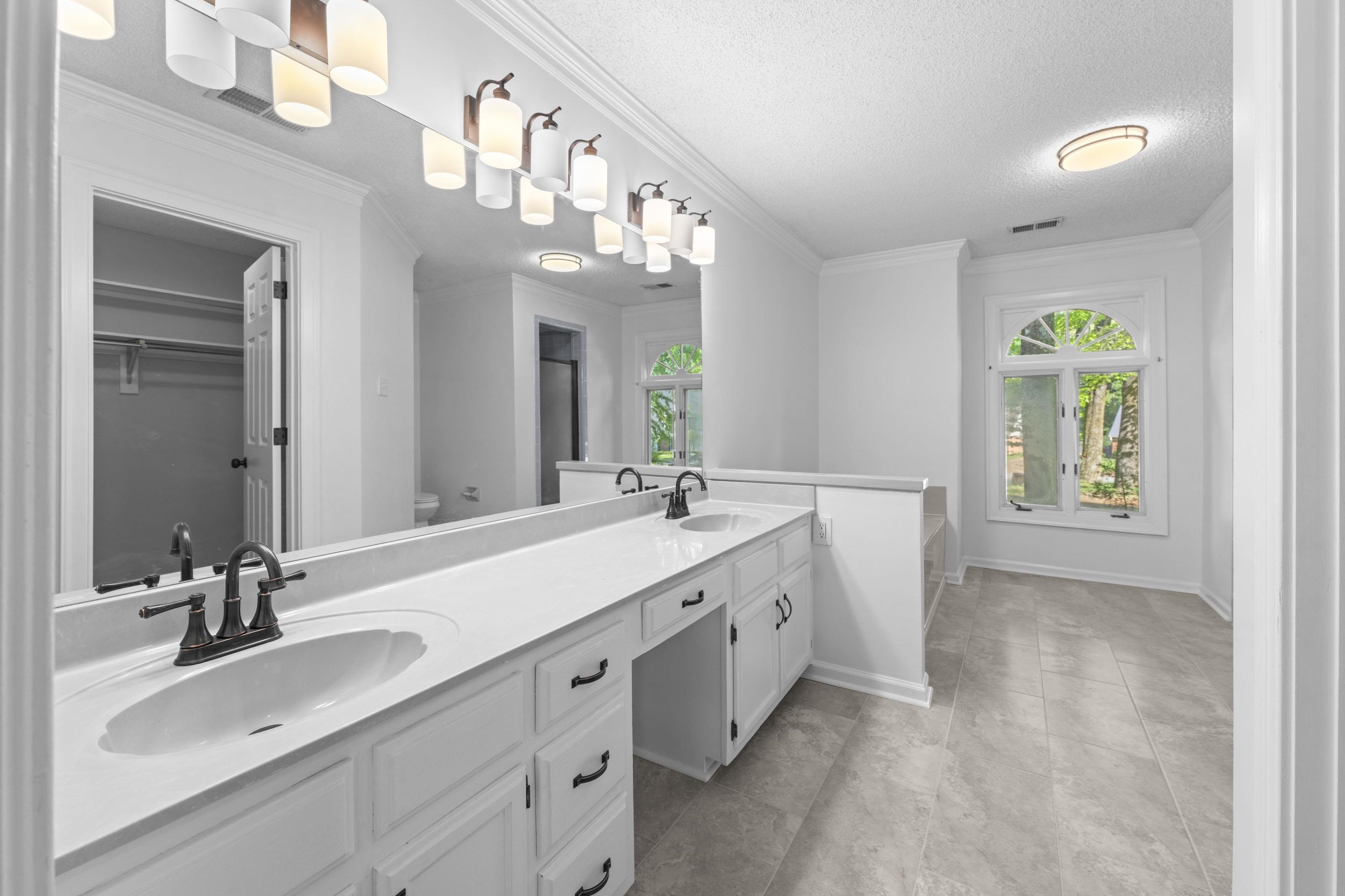 1564 CEDAR FARMS CV