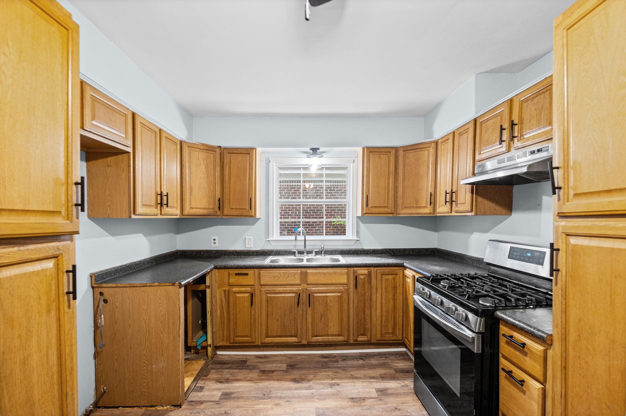3280 CARNES AVE