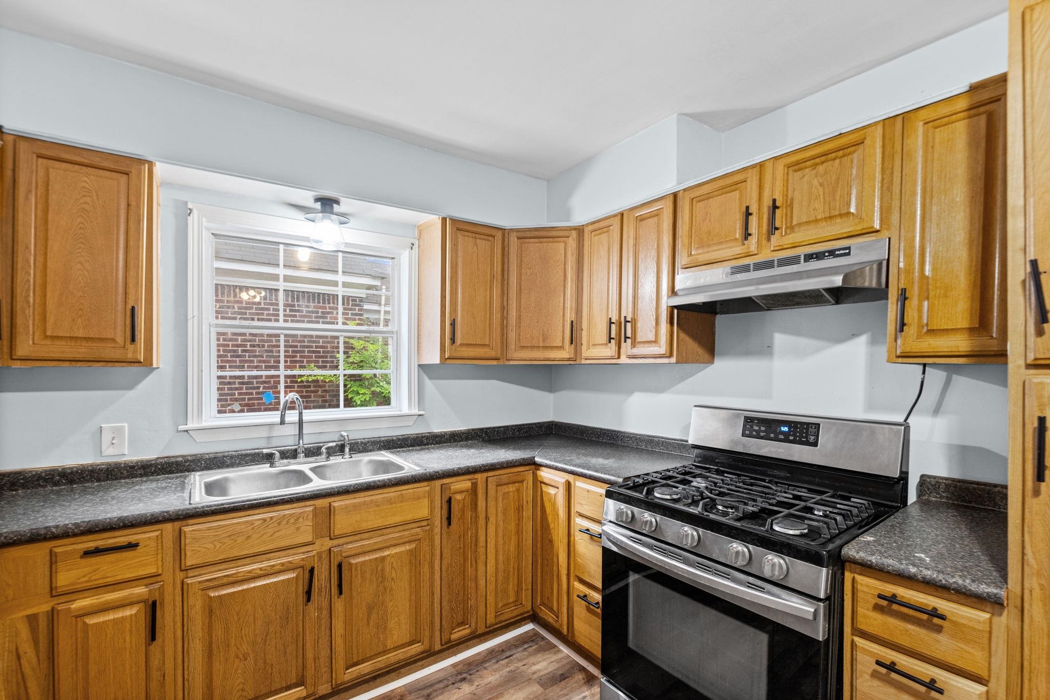 3280 CARNES AVE