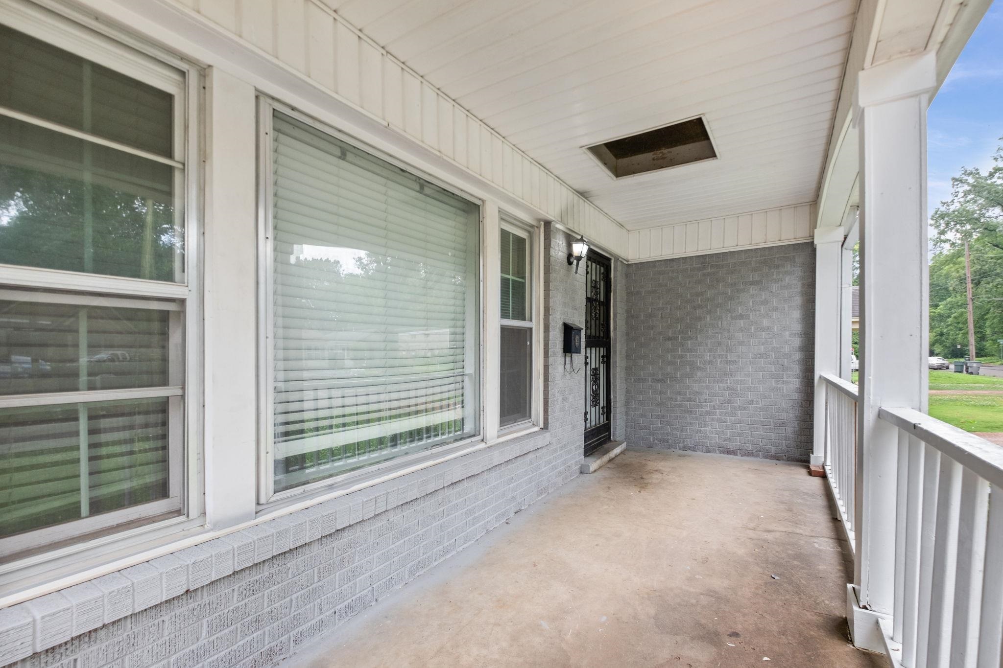 3280 CARNES AVE