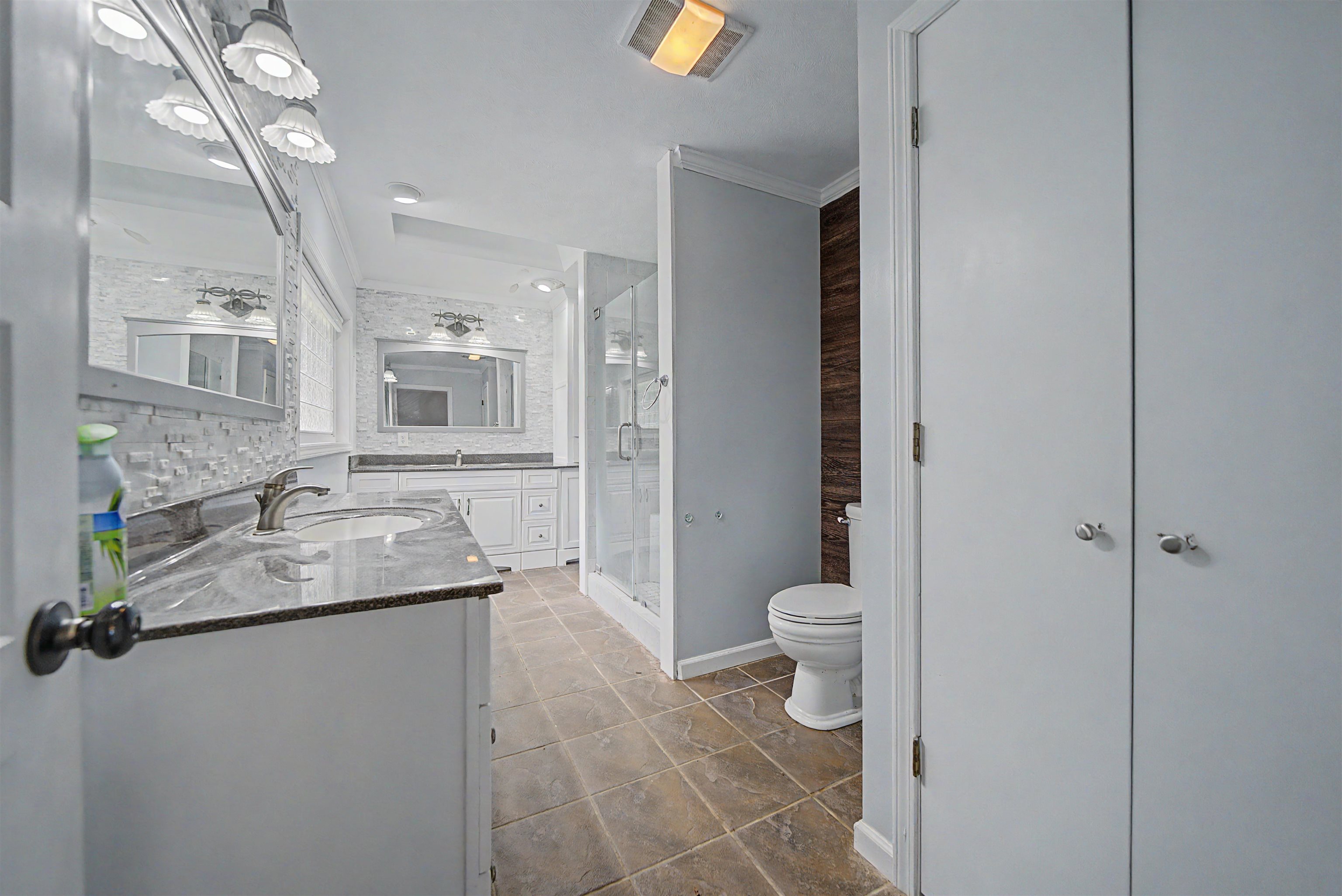 436 SKYLINE DR
