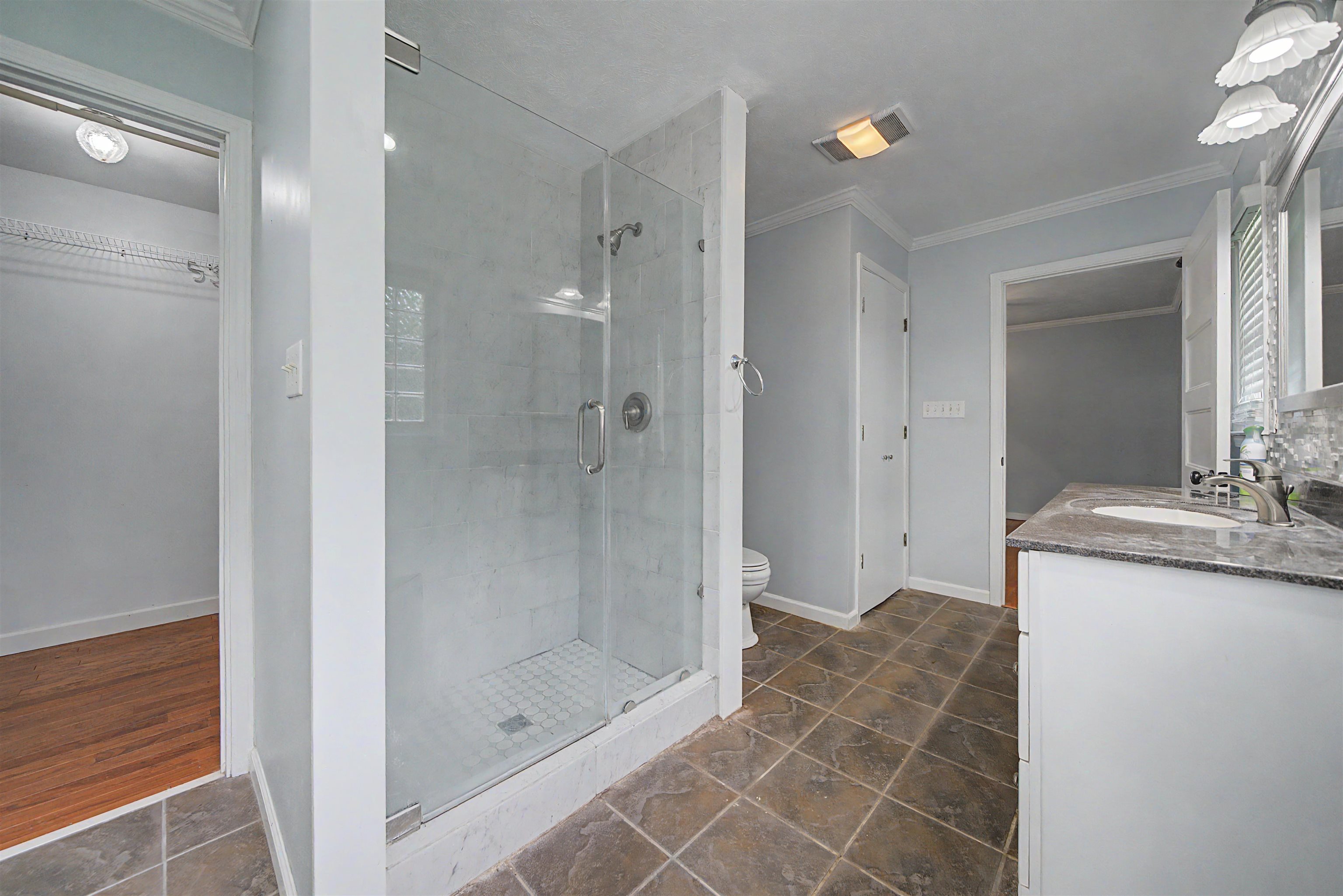 436 SKYLINE DR