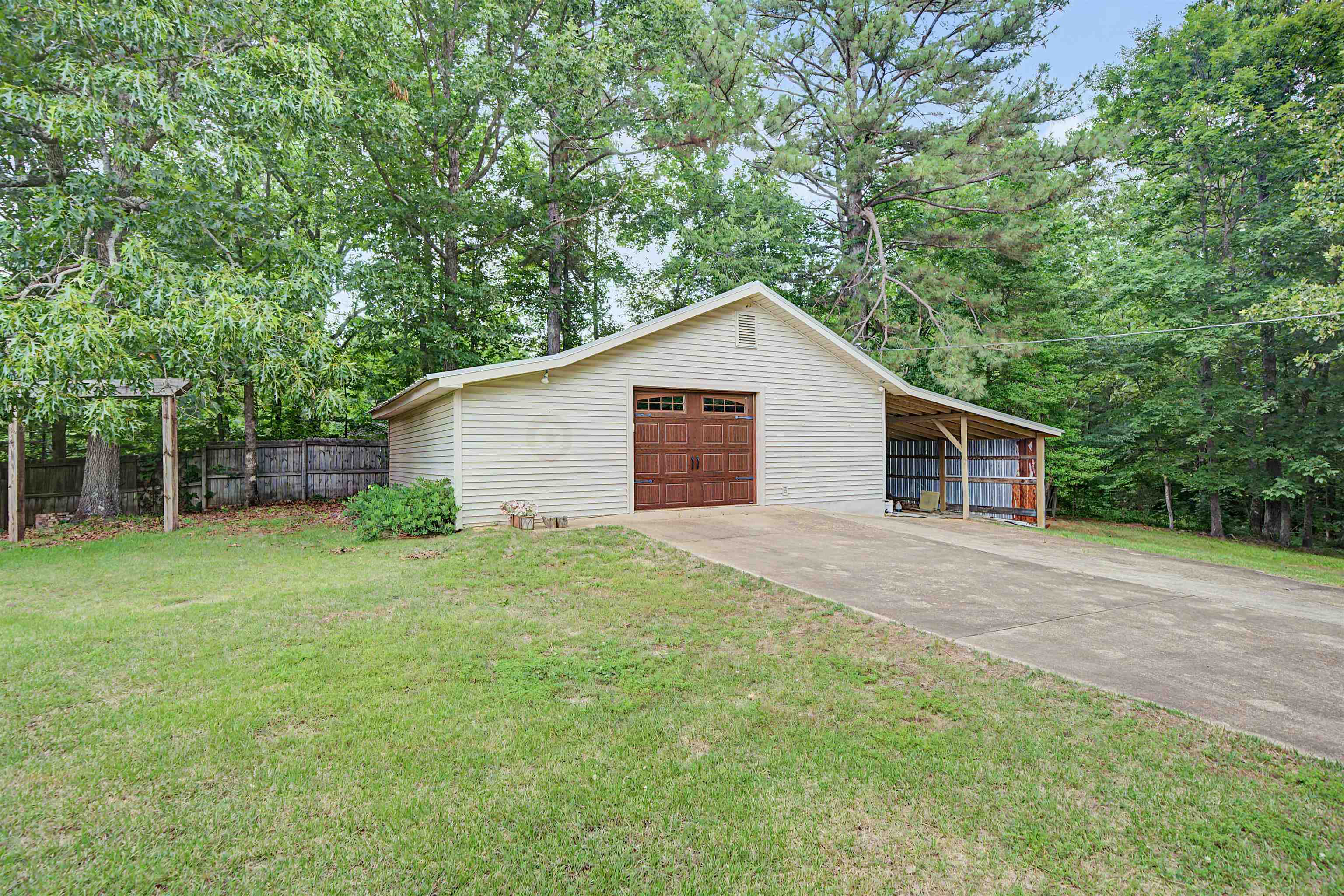 436 SKYLINE DR