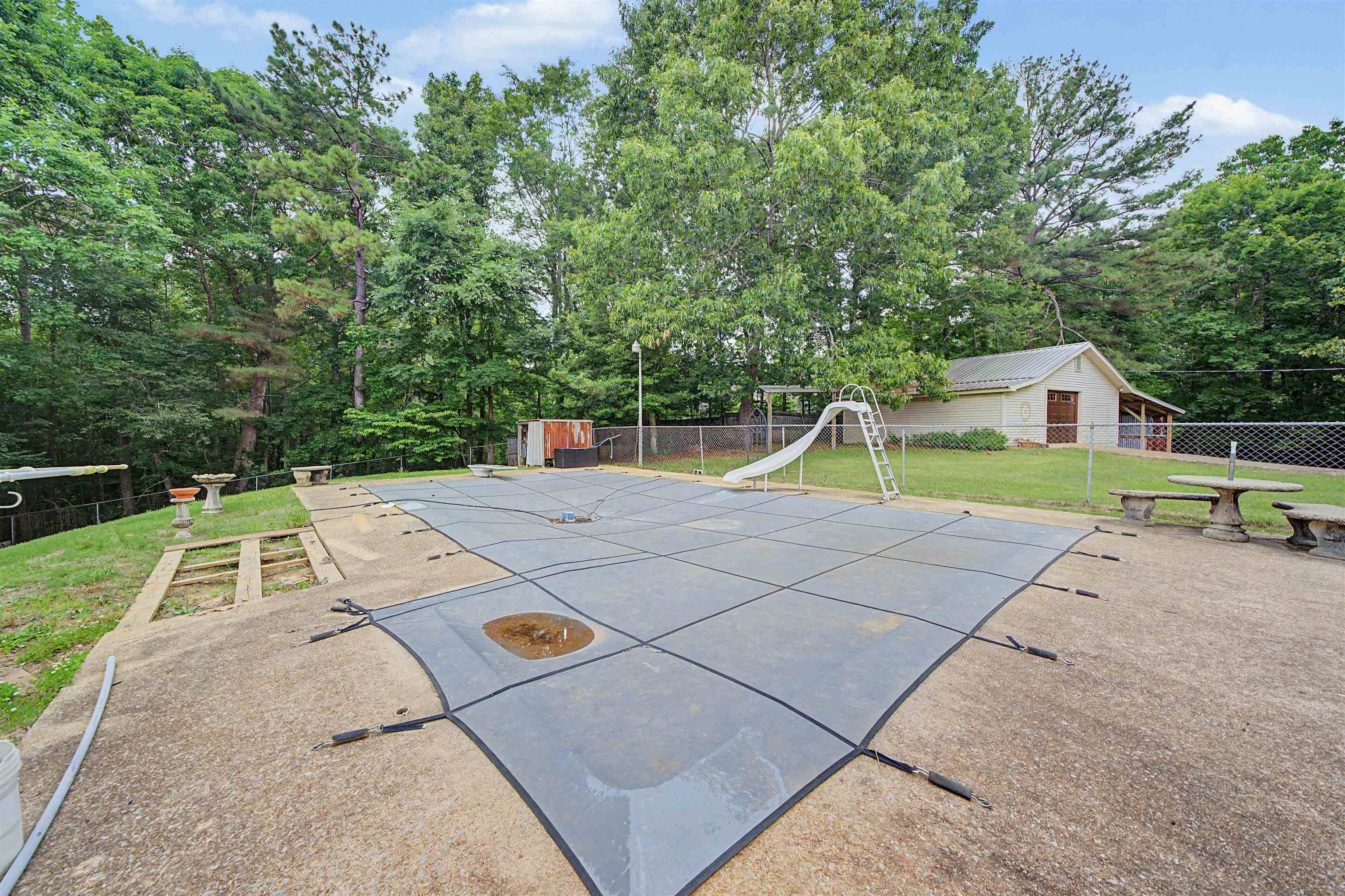 436 SKYLINE DR