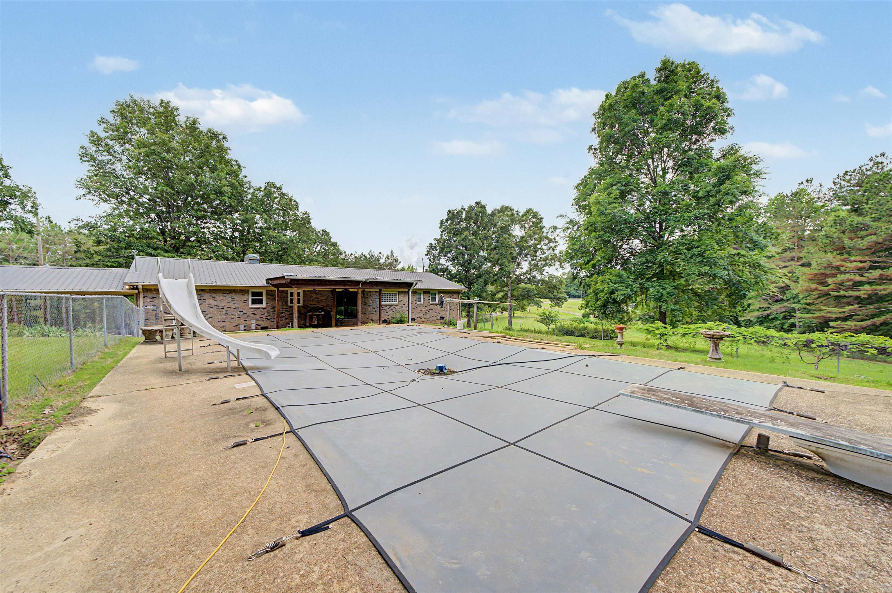 436 SKYLINE DR