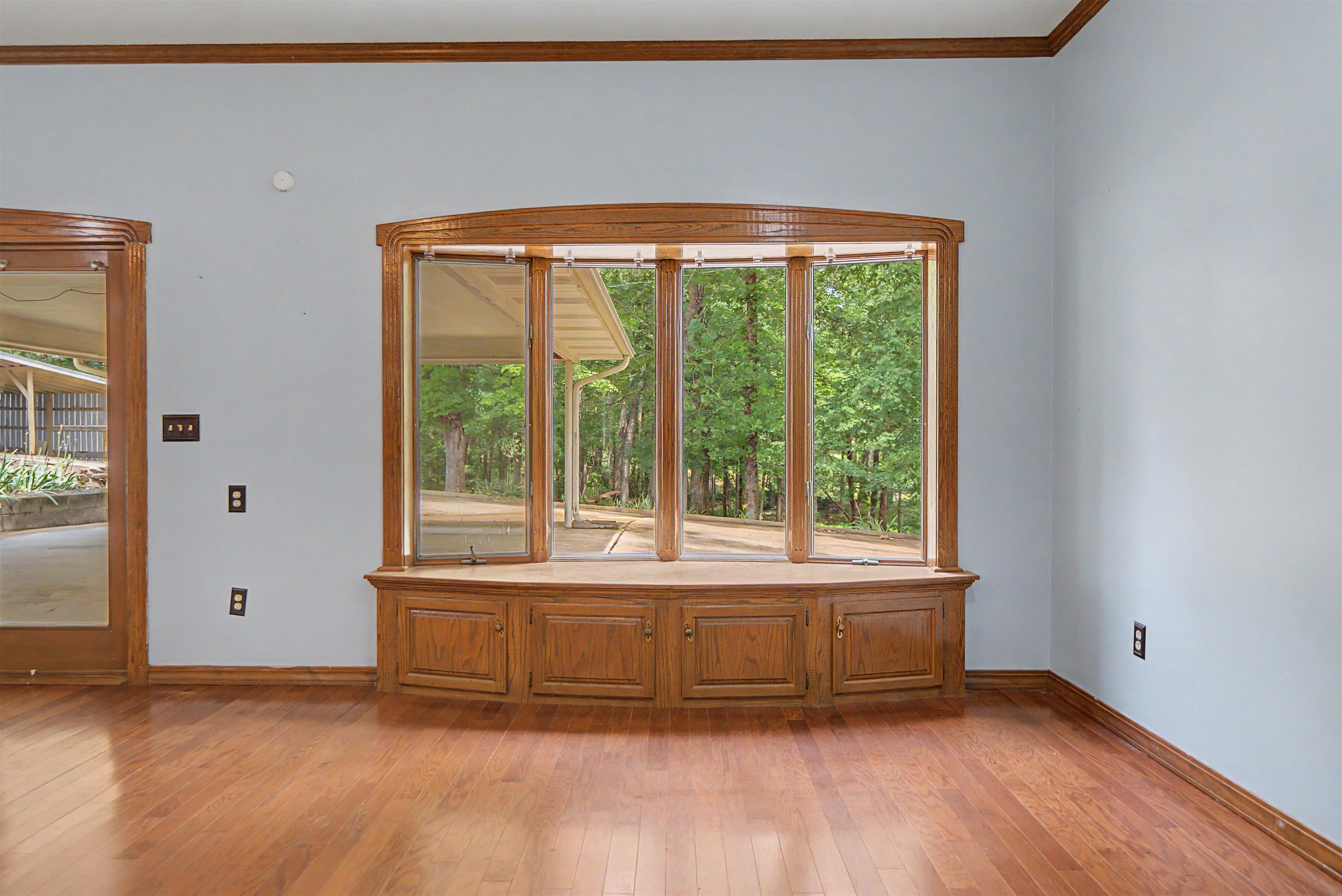 436 SKYLINE DR