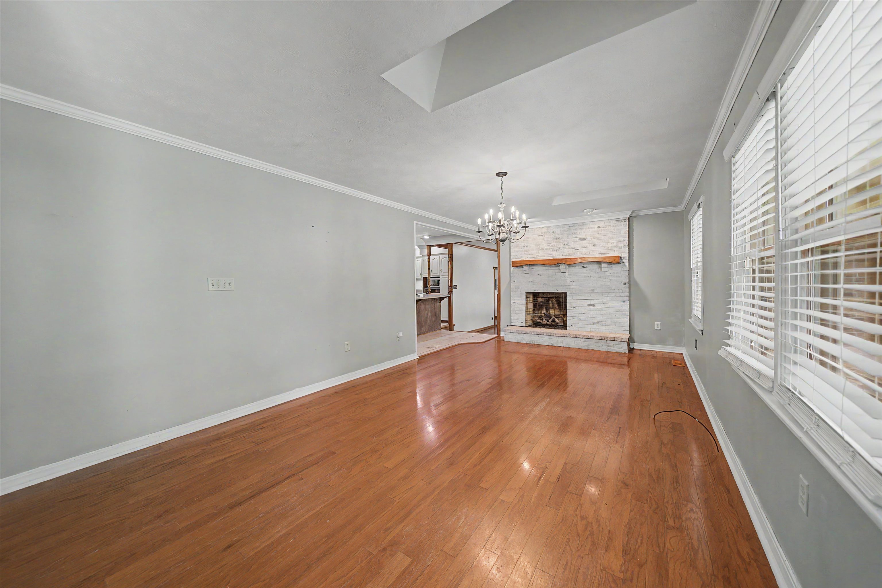 436 SKYLINE DR