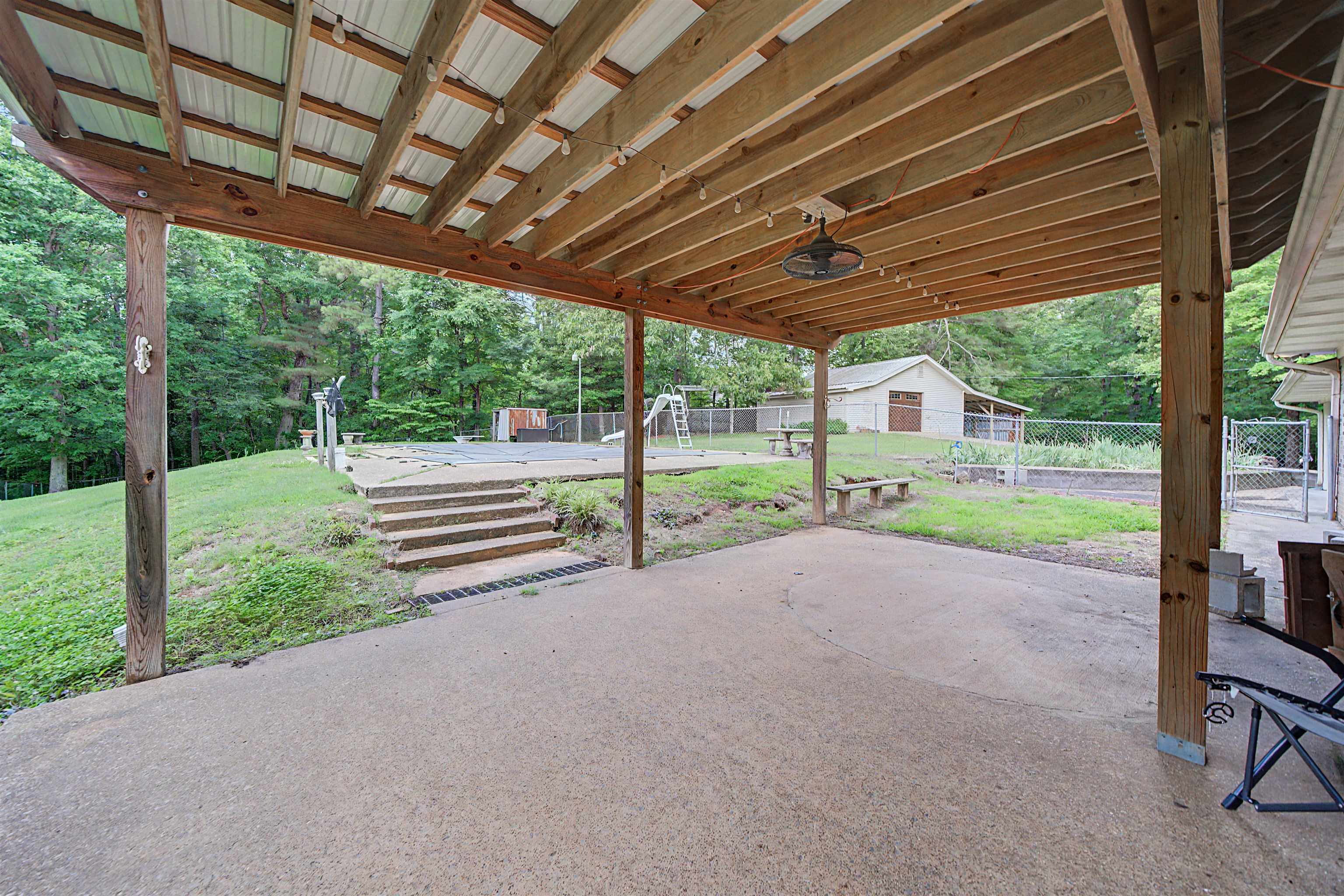 436 SKYLINE DR