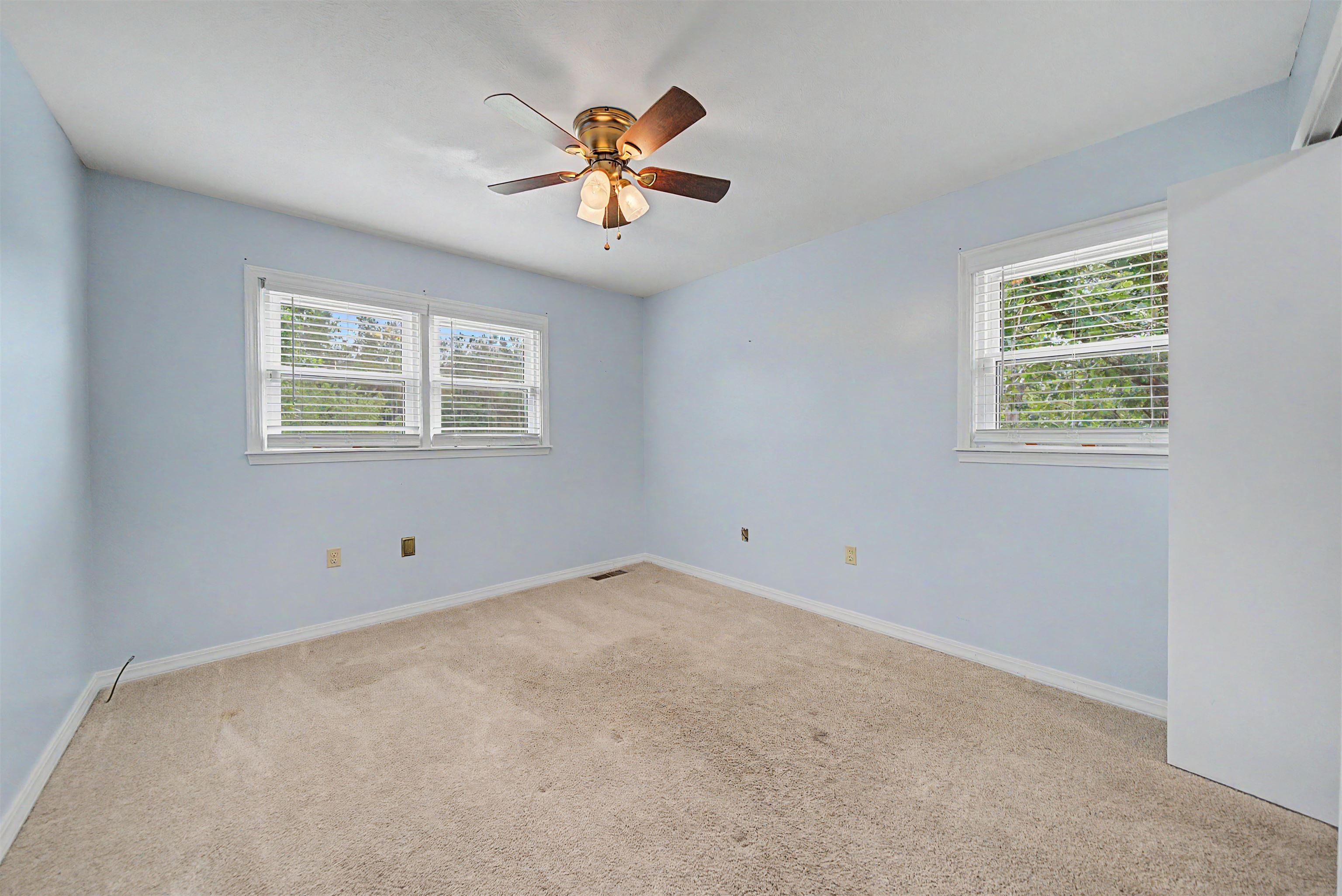 436 SKYLINE DR
