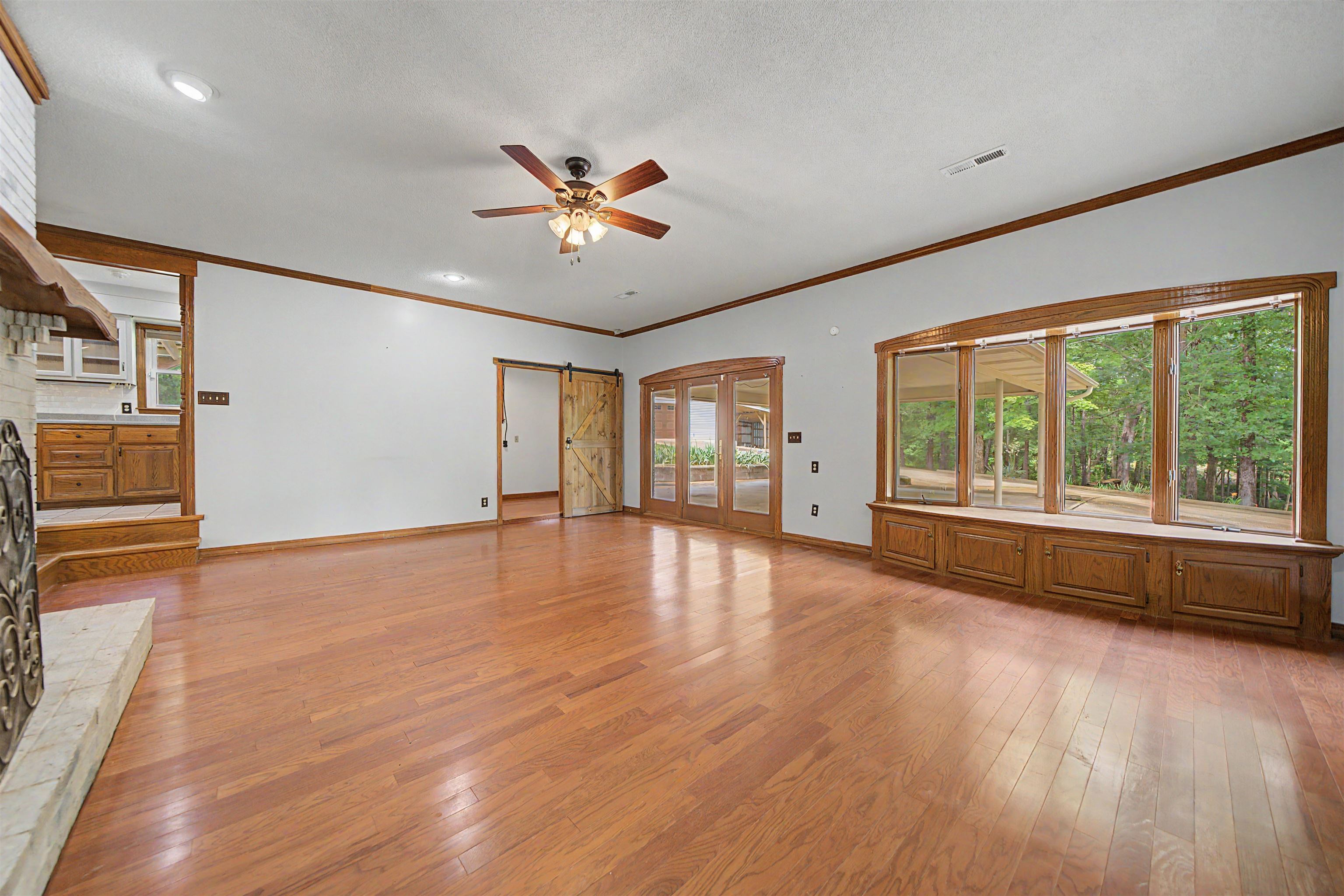 436 SKYLINE DR