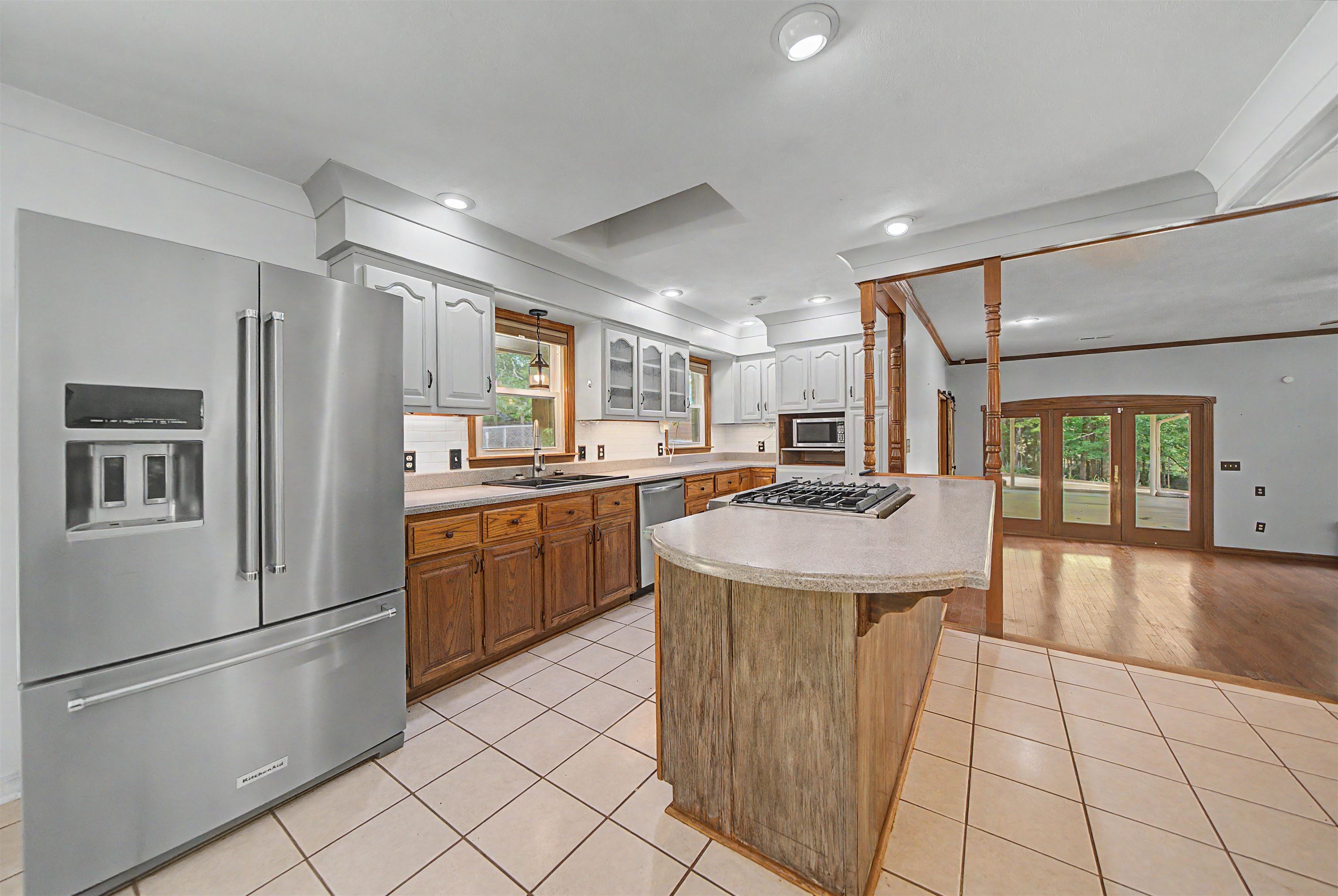 436 SKYLINE DR