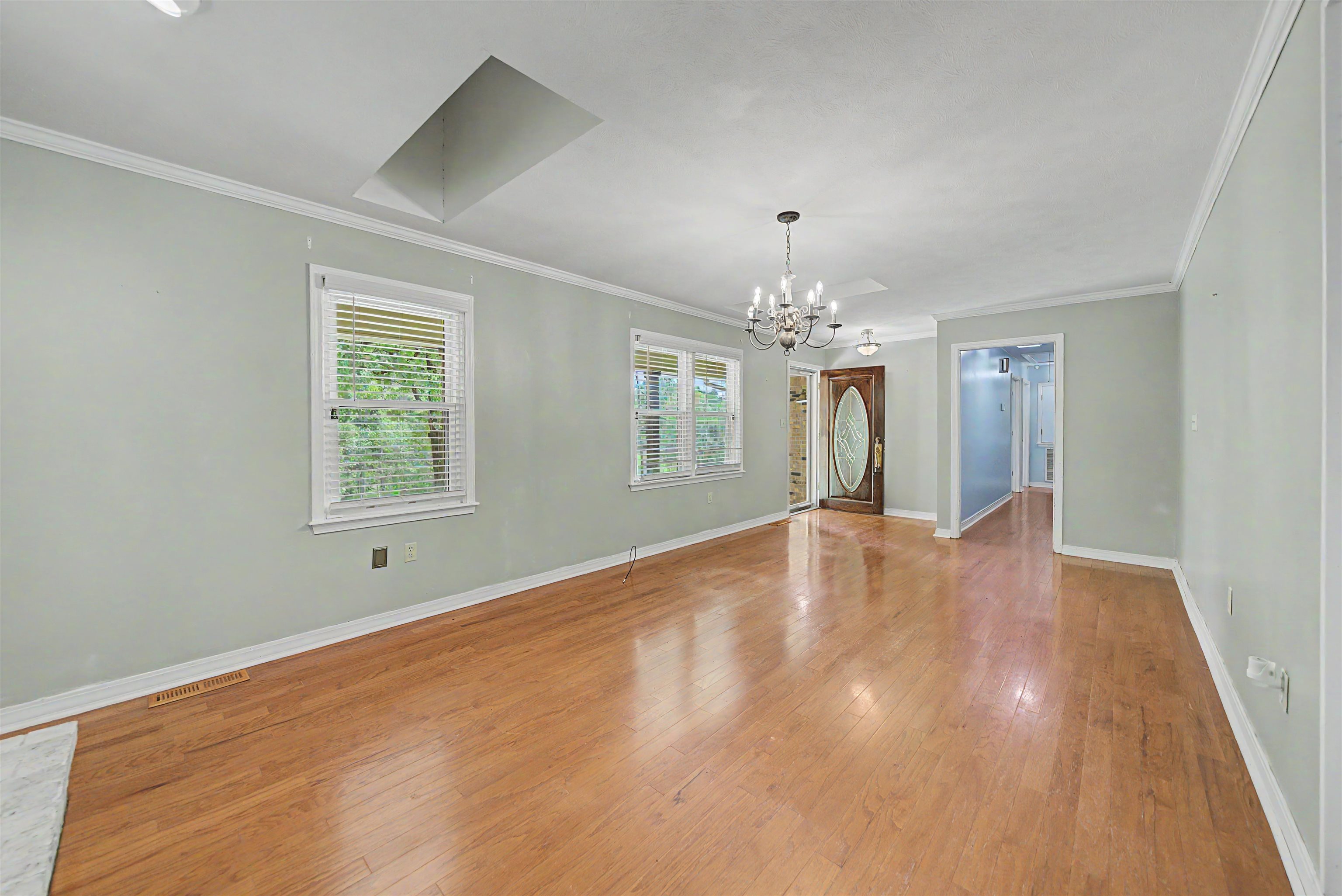 436 SKYLINE DR