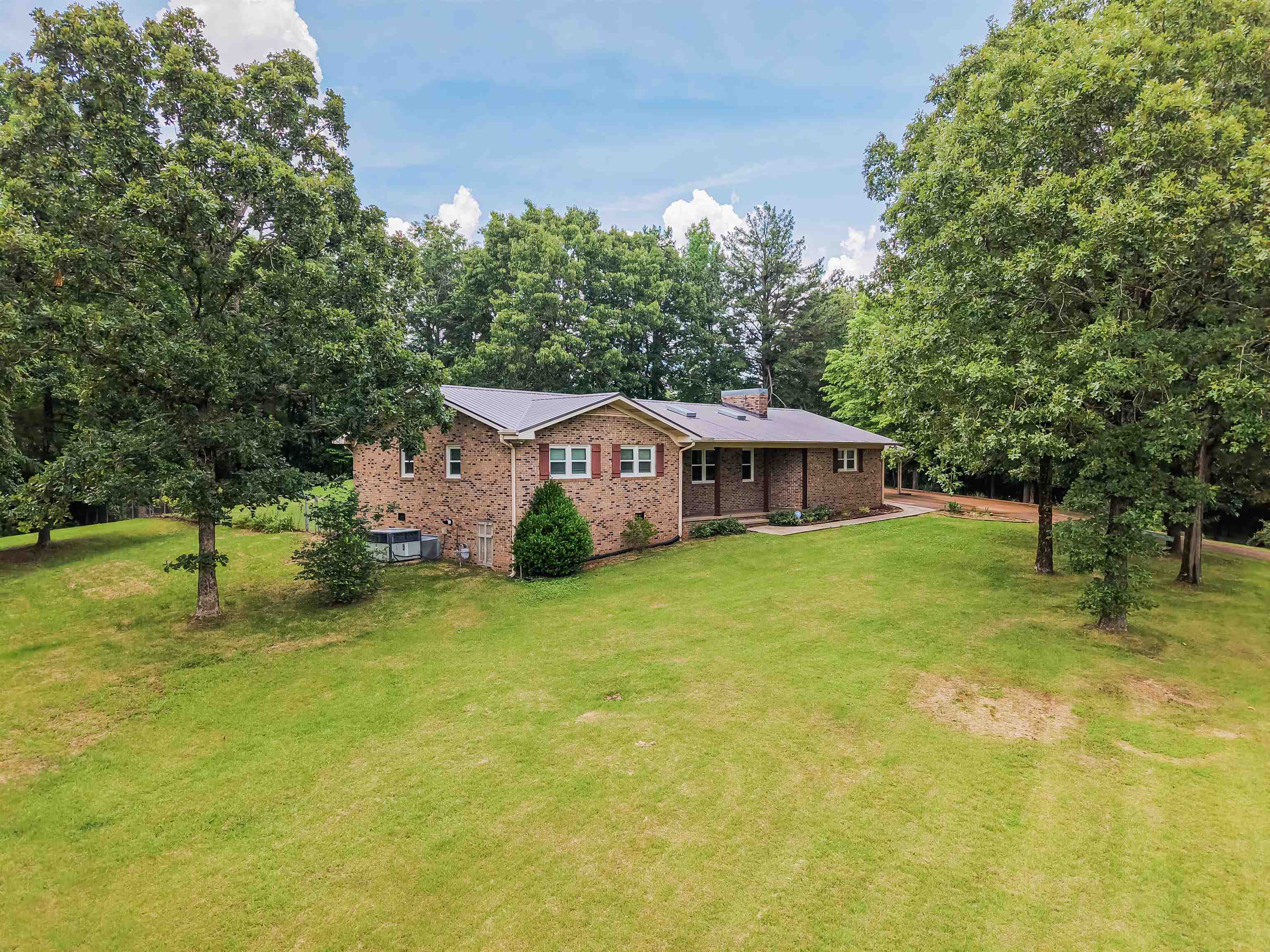 436 SKYLINE DR