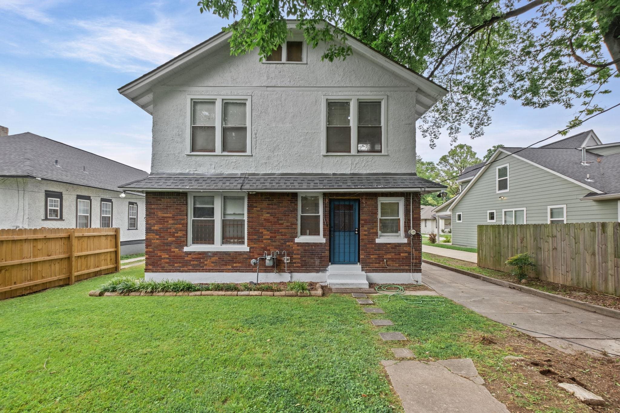 985 FORREST AVE