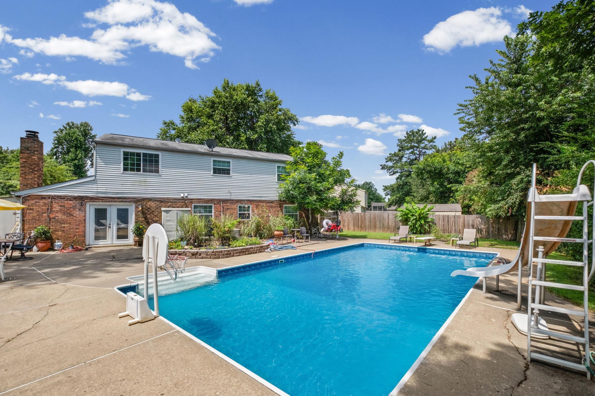 6812 ABELIA HILL CV